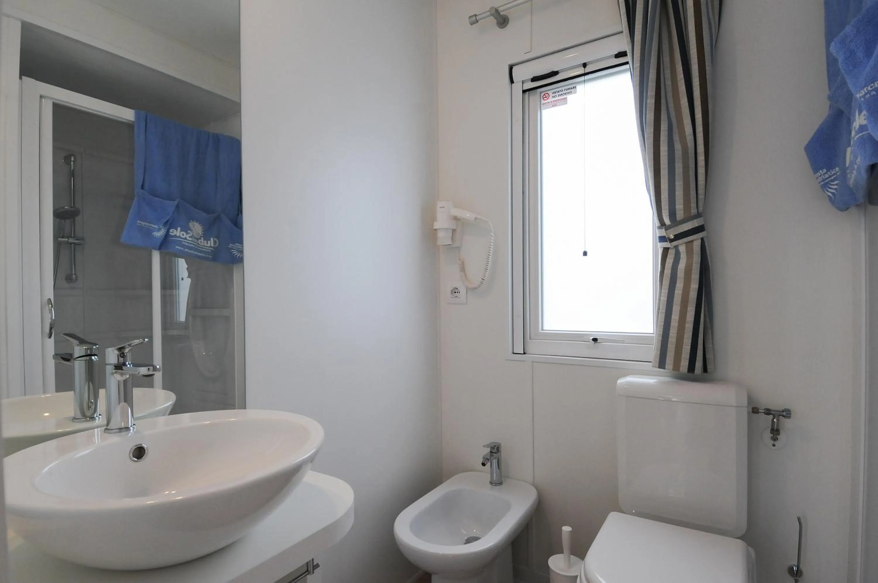 Bathroom in Club del Sole Marina Family Resort