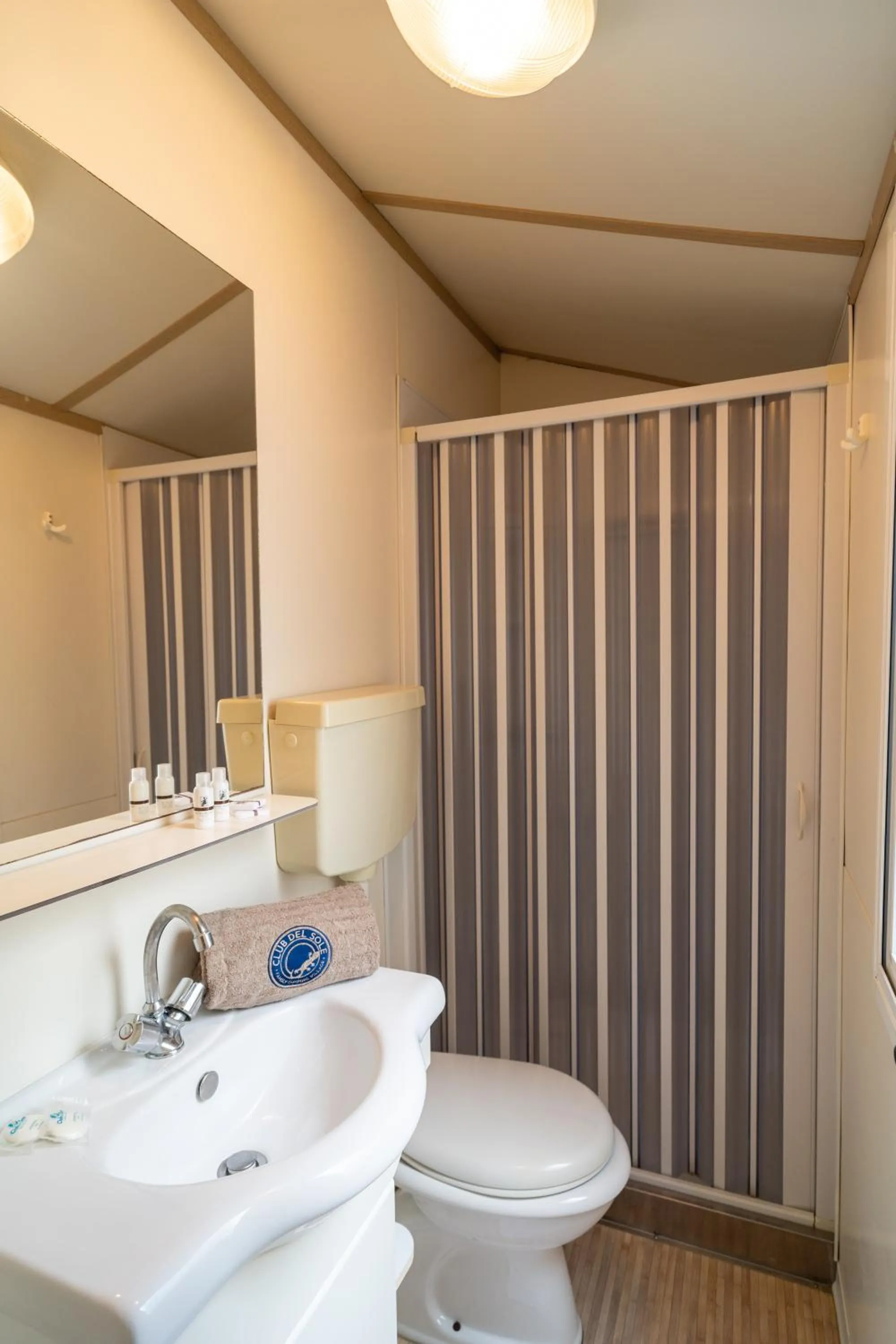 Bathroom in Club del Sole Marina Family Resort