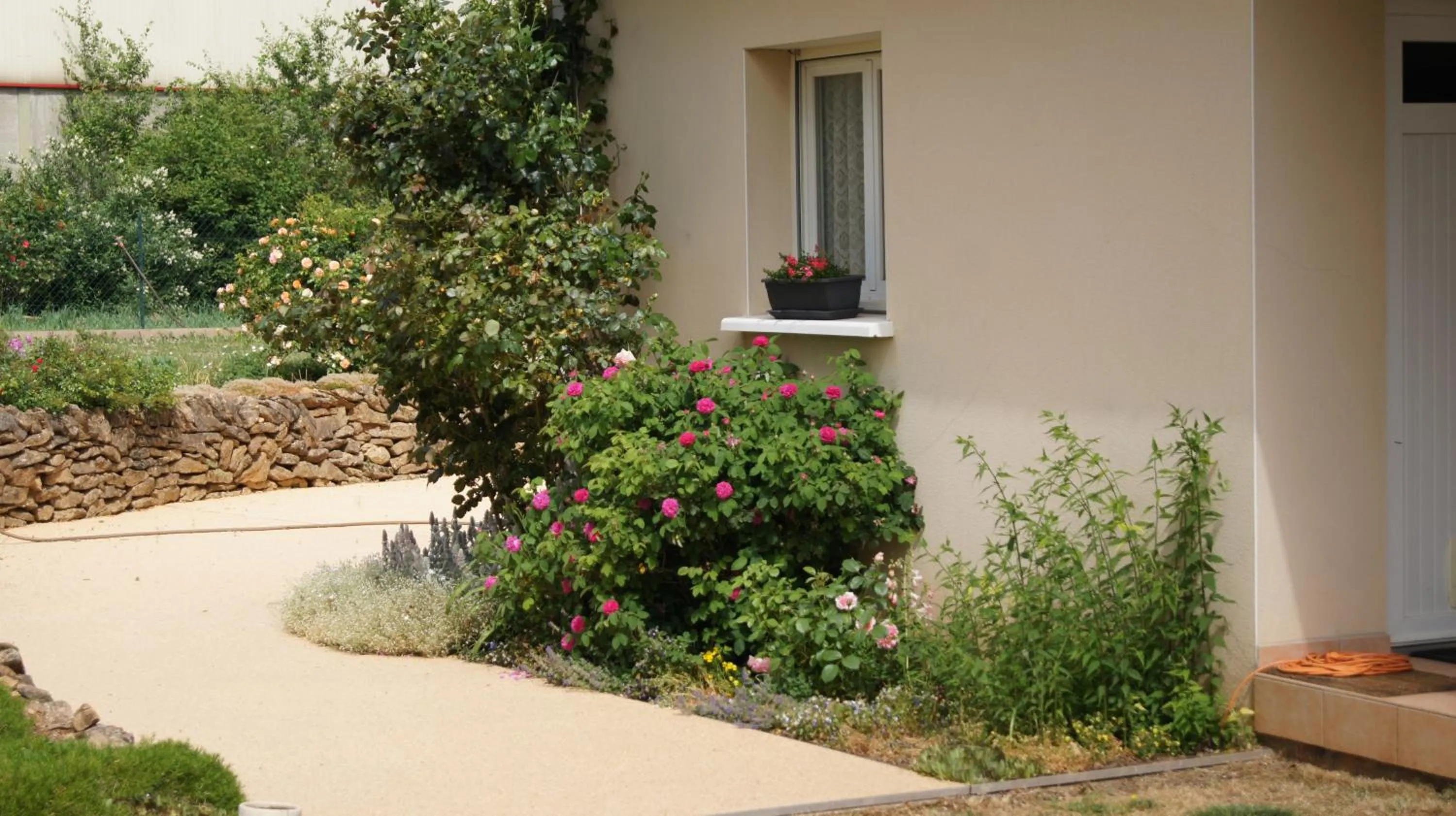 Garden view in Acaba d'Entrar