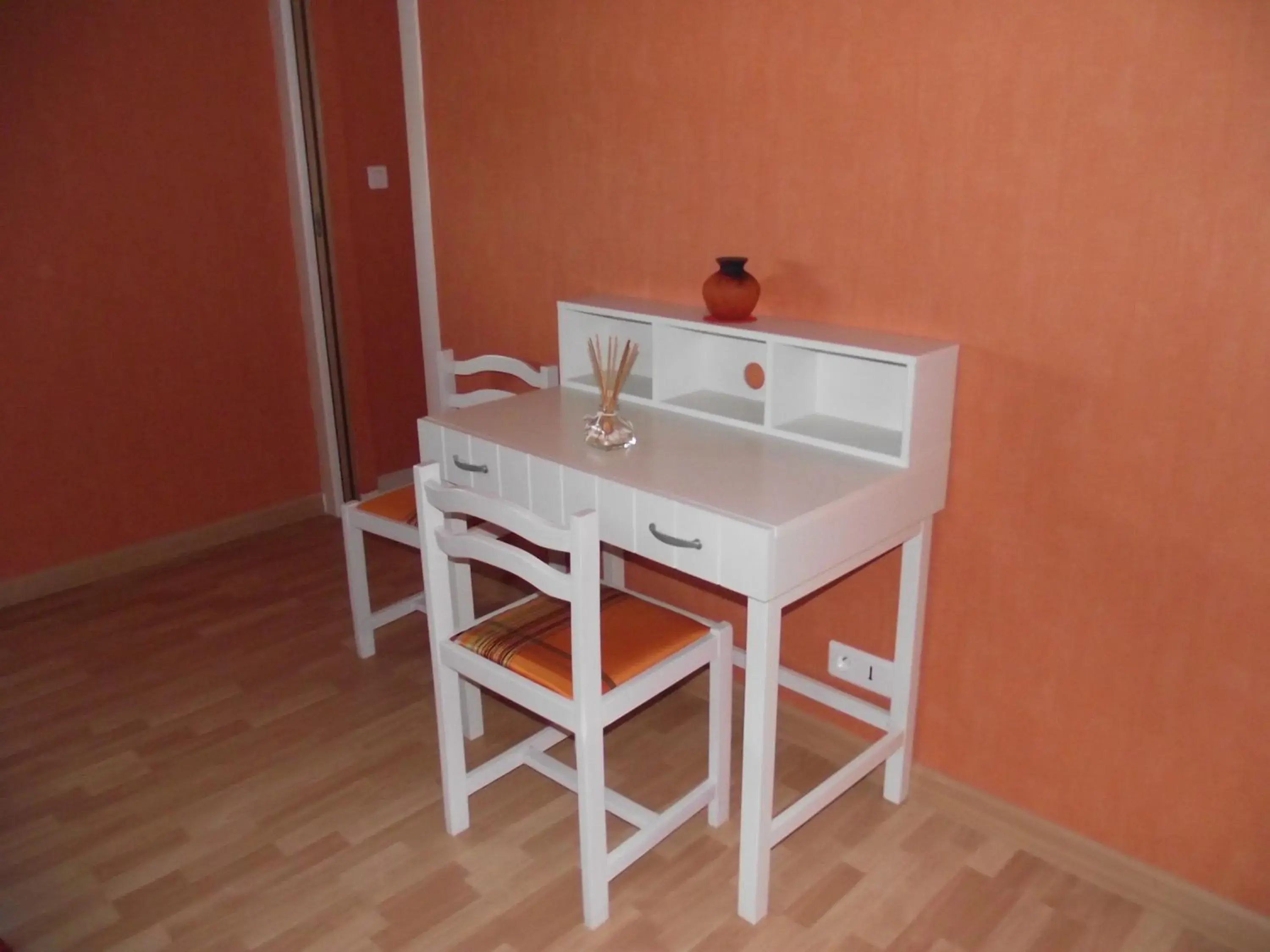 Twin Room with Private Bathroom - single occupancy in Acaba d'Entrar Twin Room with Private Bathroom - single occupancy in Acaba d'Entrar