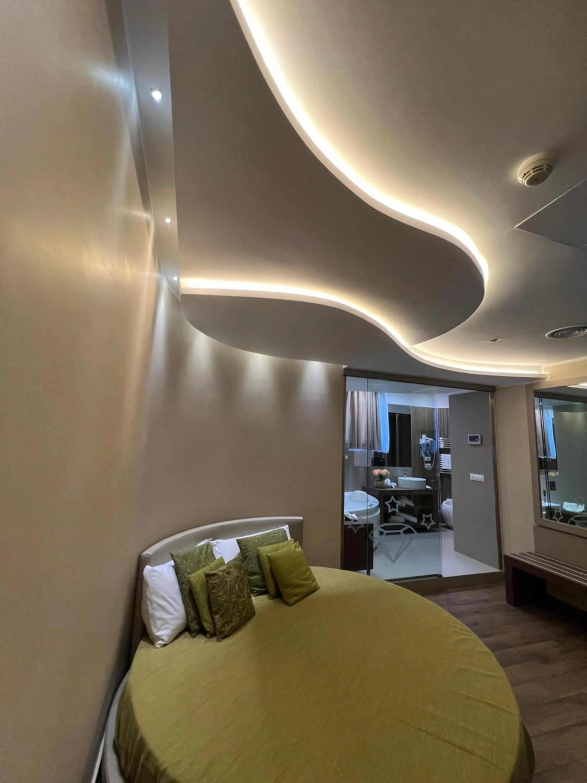 Bedroom, Bed in Hotel Smeraldo