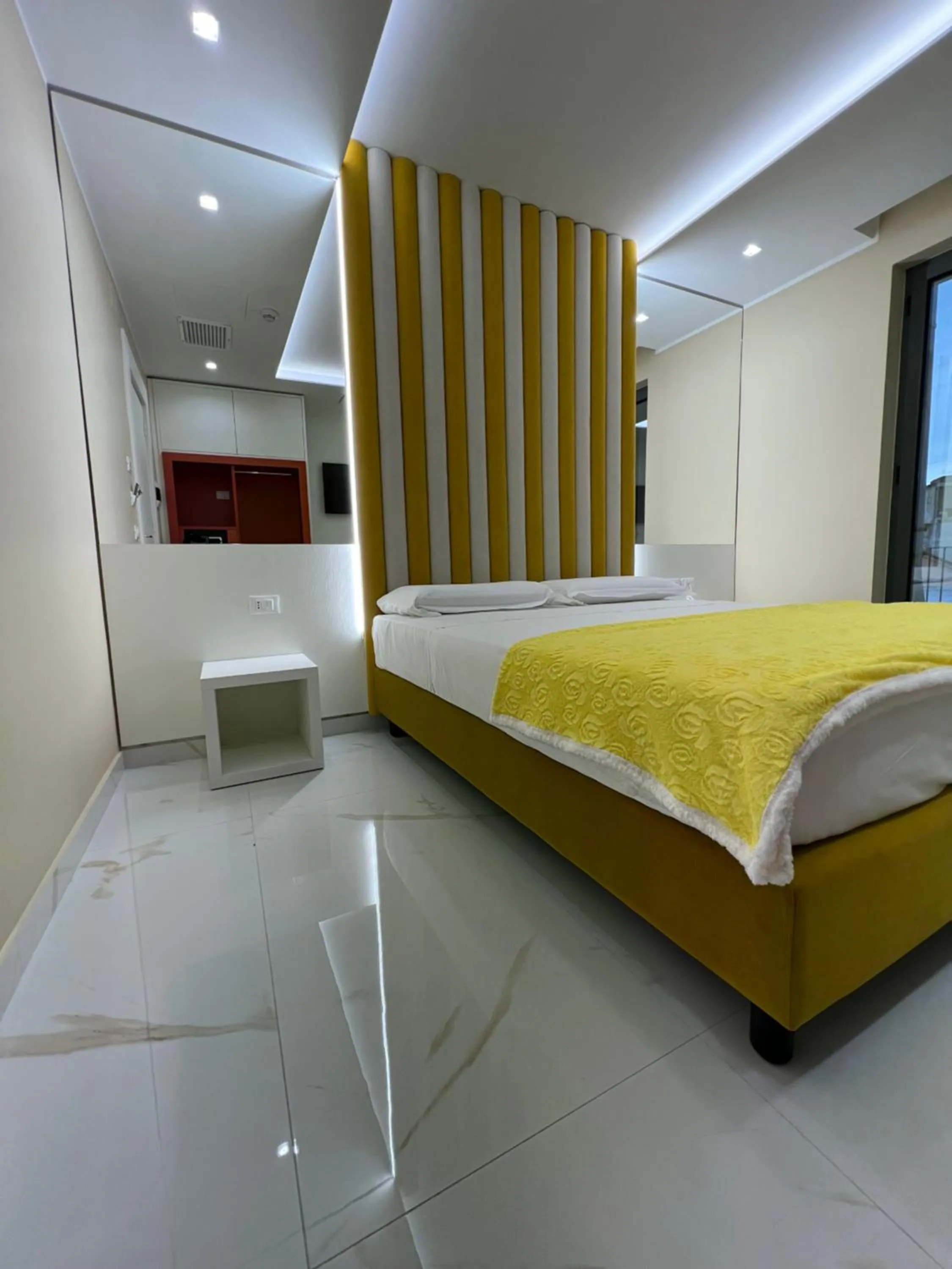 Bedroom, Bed in Hotel Smeraldo