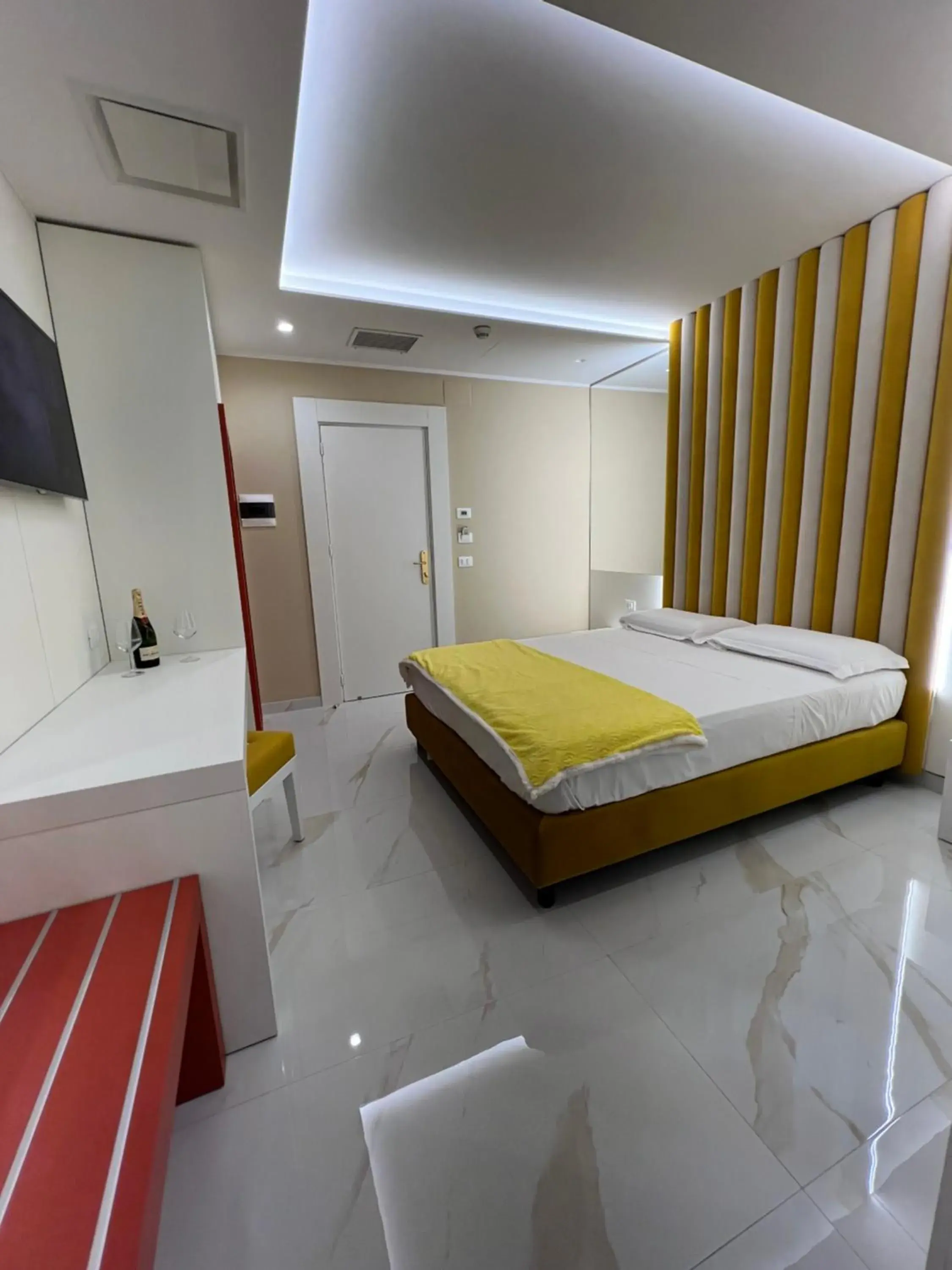 Photo of the whole room, Bed in Hotel Smeraldo Photo of the whole room, Bed in Hotel Smeraldo