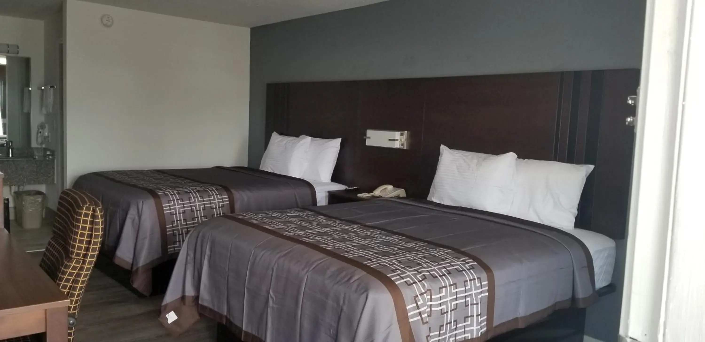 Property building, Bed in Key West Inn - Boaz Property building, Bed in Key West Inn - Boaz