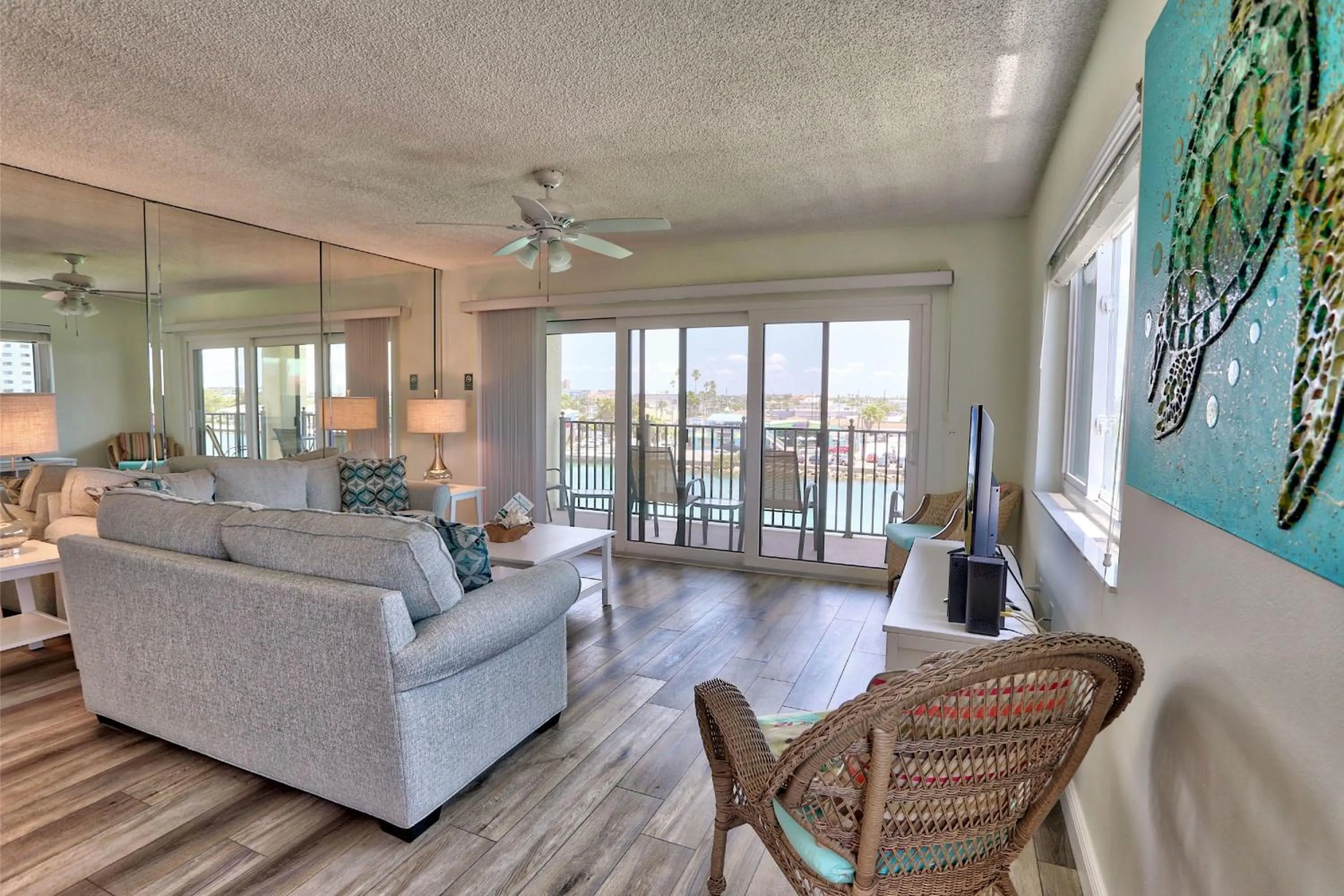 Land's End 4-406 Bay Front