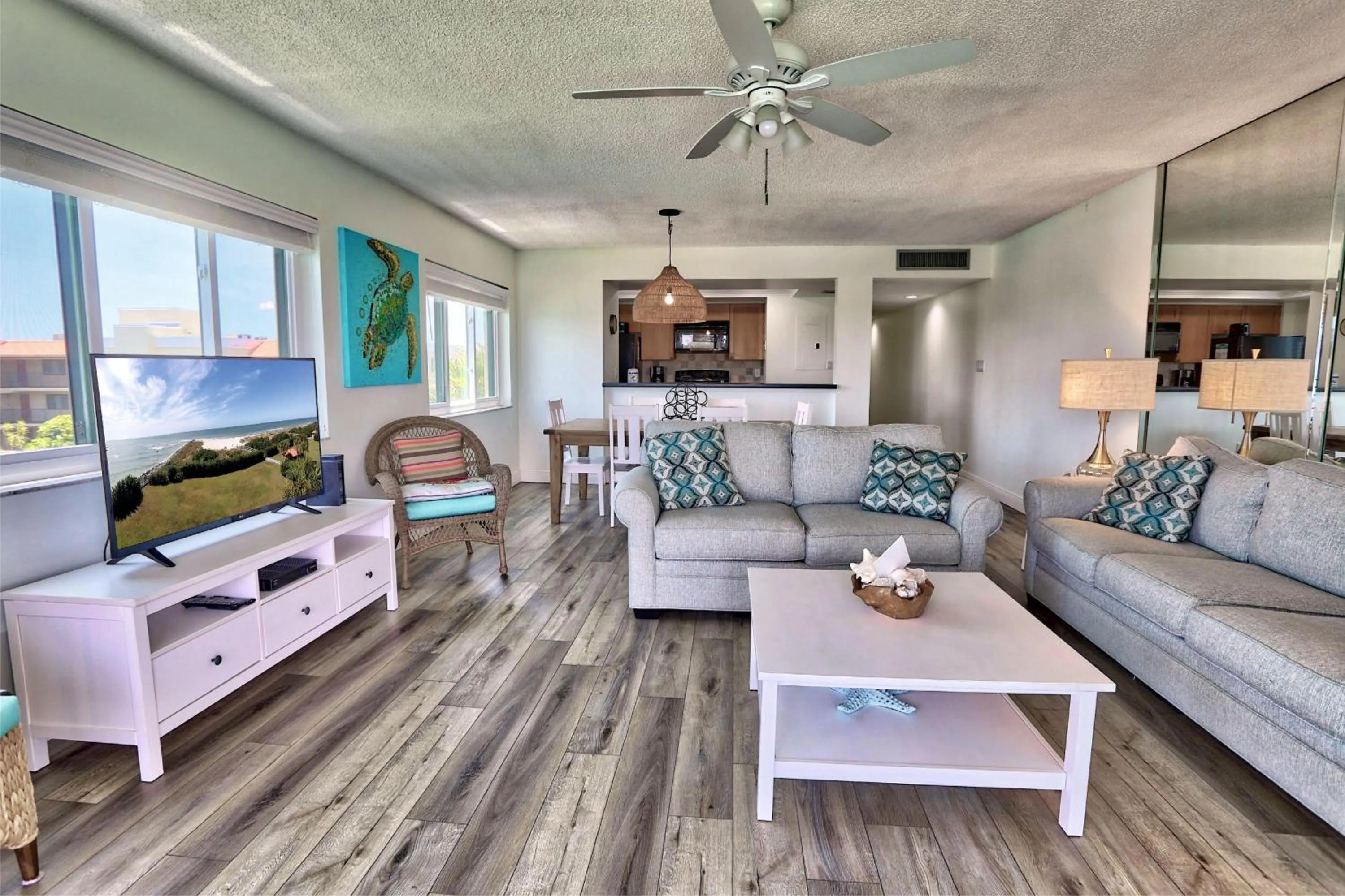 Land's End 4-406 Bay Front