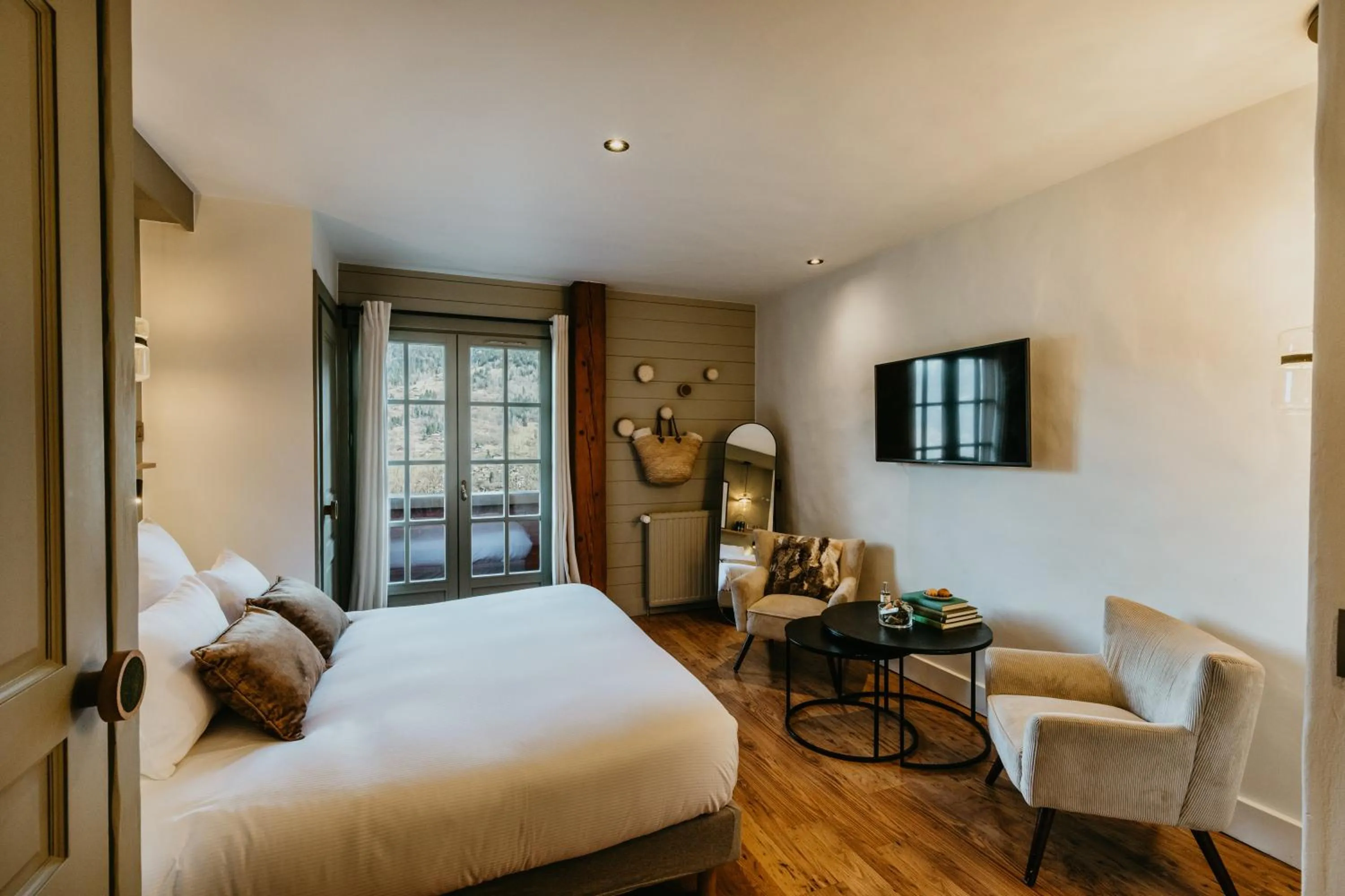 Bed in Hôtel Restaurant La Ferme de Cupelin