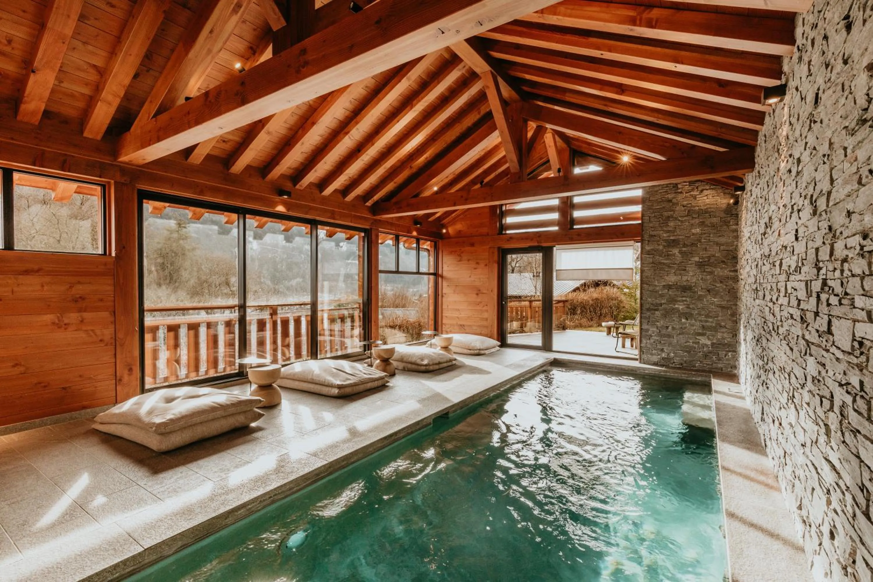 Swimming pool in Hôtel Restaurant La Ferme de Cupelin