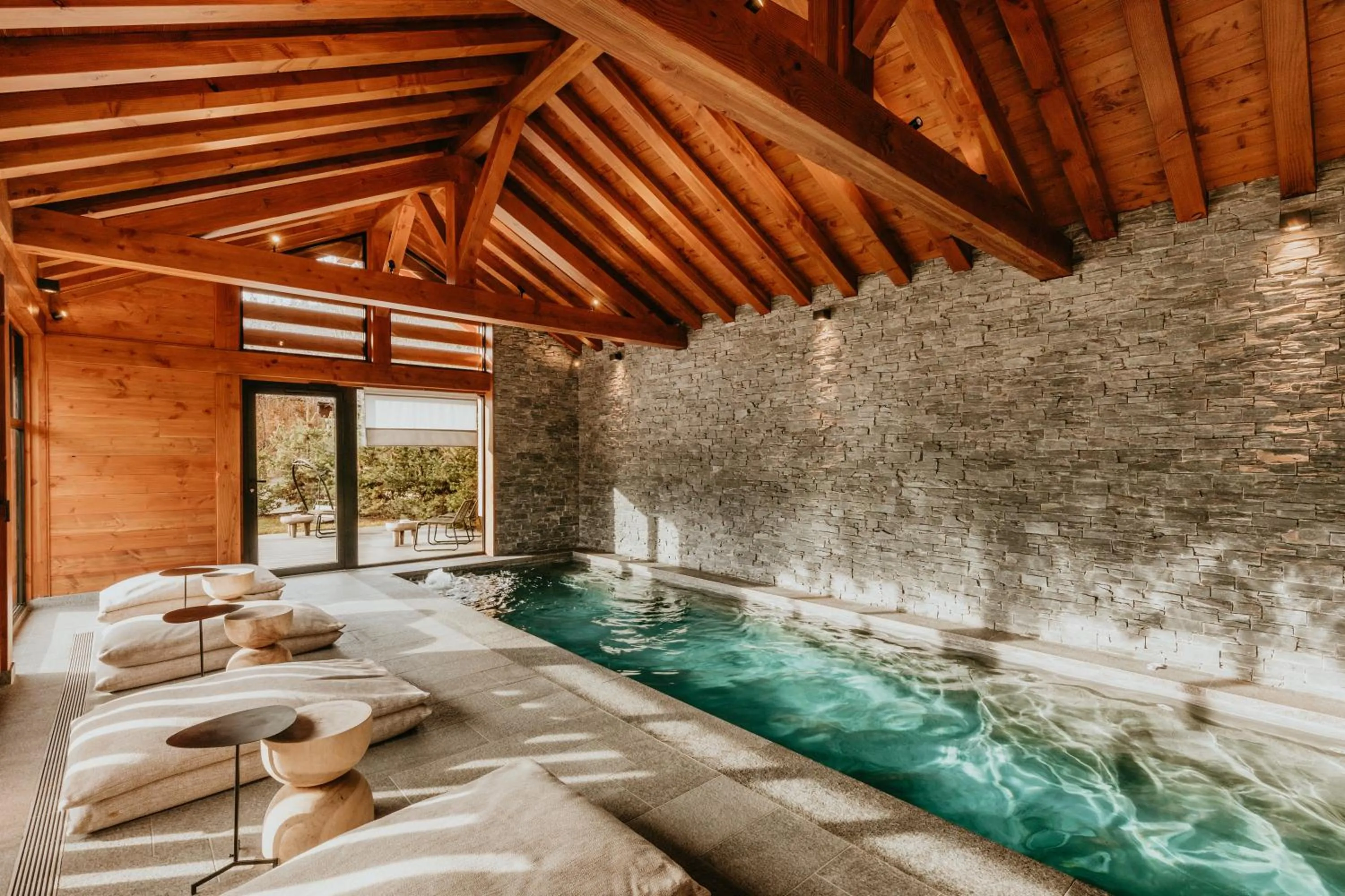 Swimming pool in Hôtel Restaurant La Ferme de Cupelin