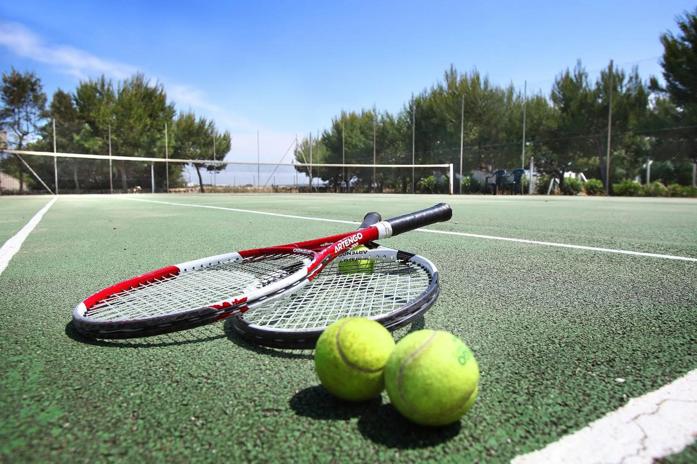 Tennis court in Hotel Scoglio Degli Achei
