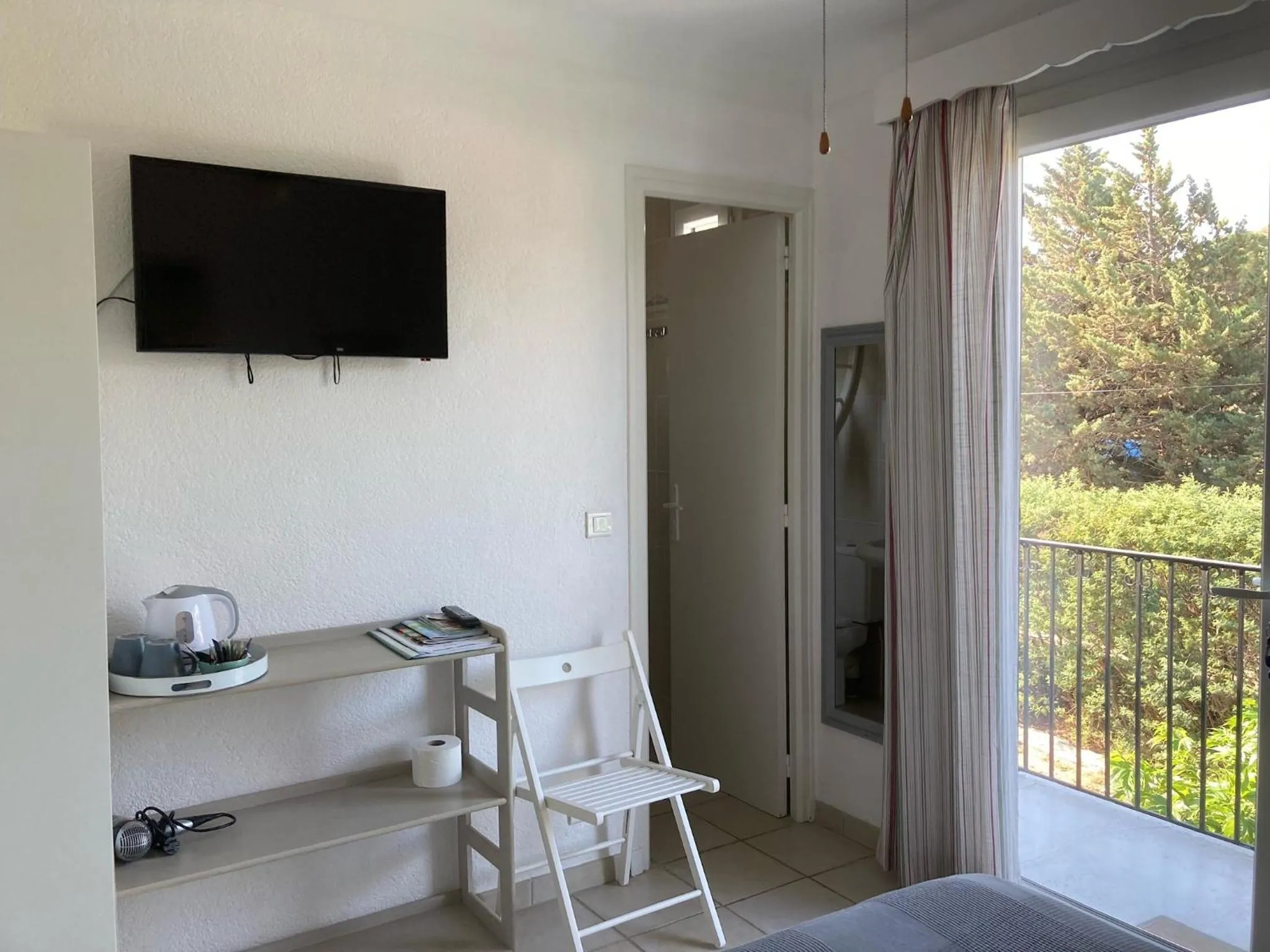 TV and multimedia in chambre d'hôtes Villa Côte Vermeille