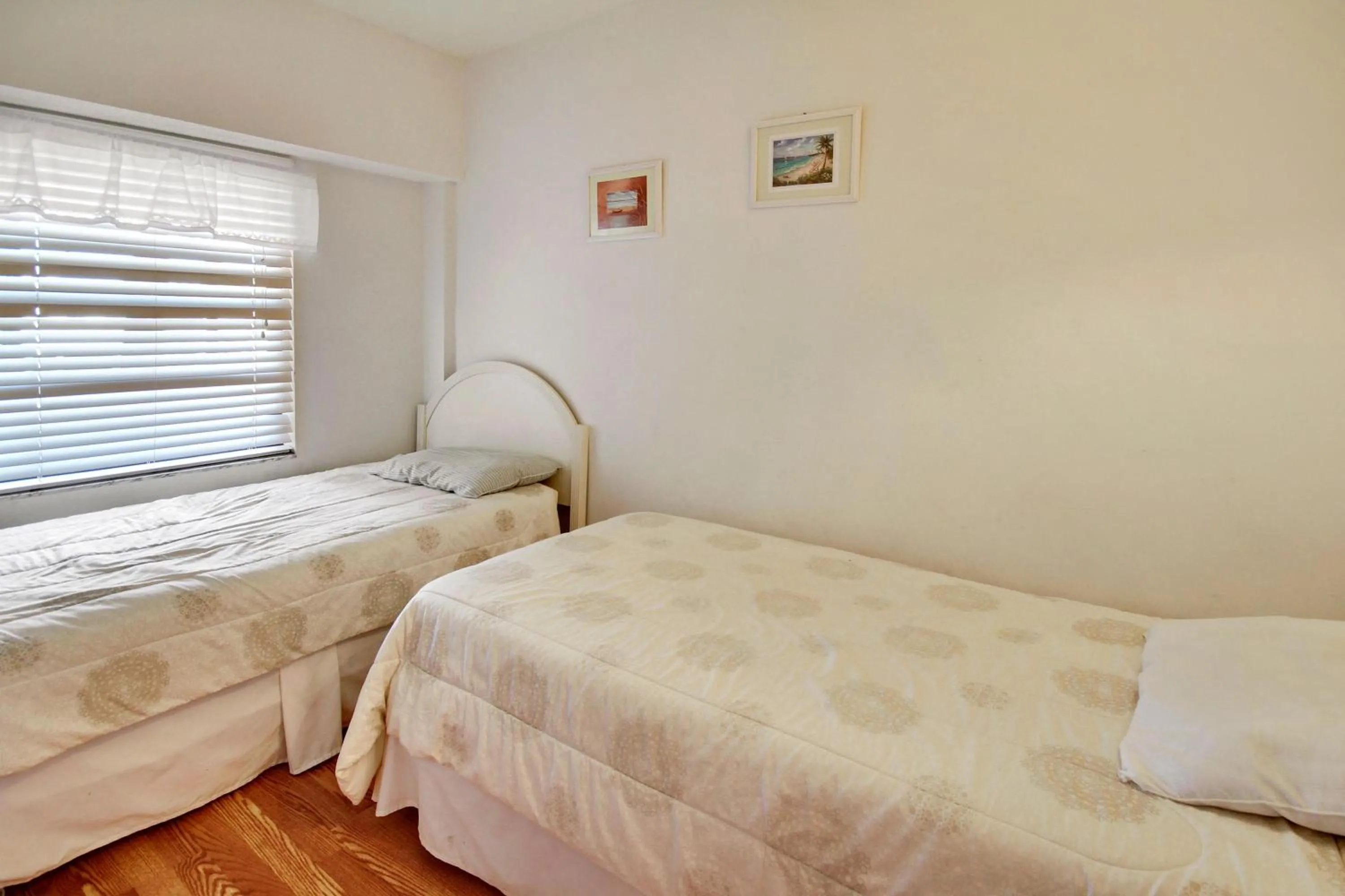 Bed in Villa Madeira 204 - Premier