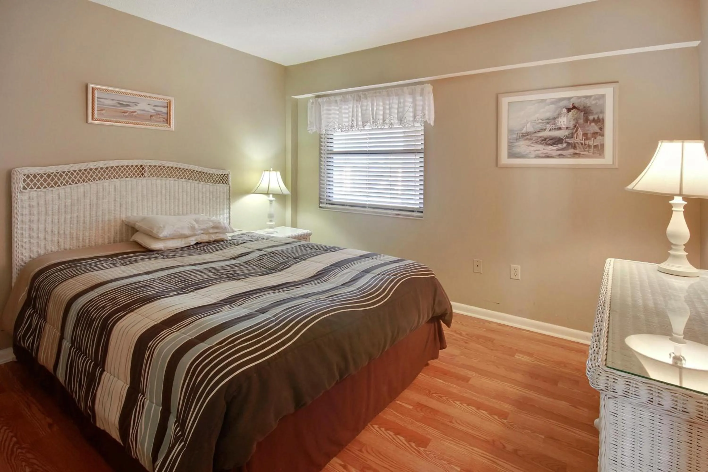 Bed in Villa Madeira 204 - Premier