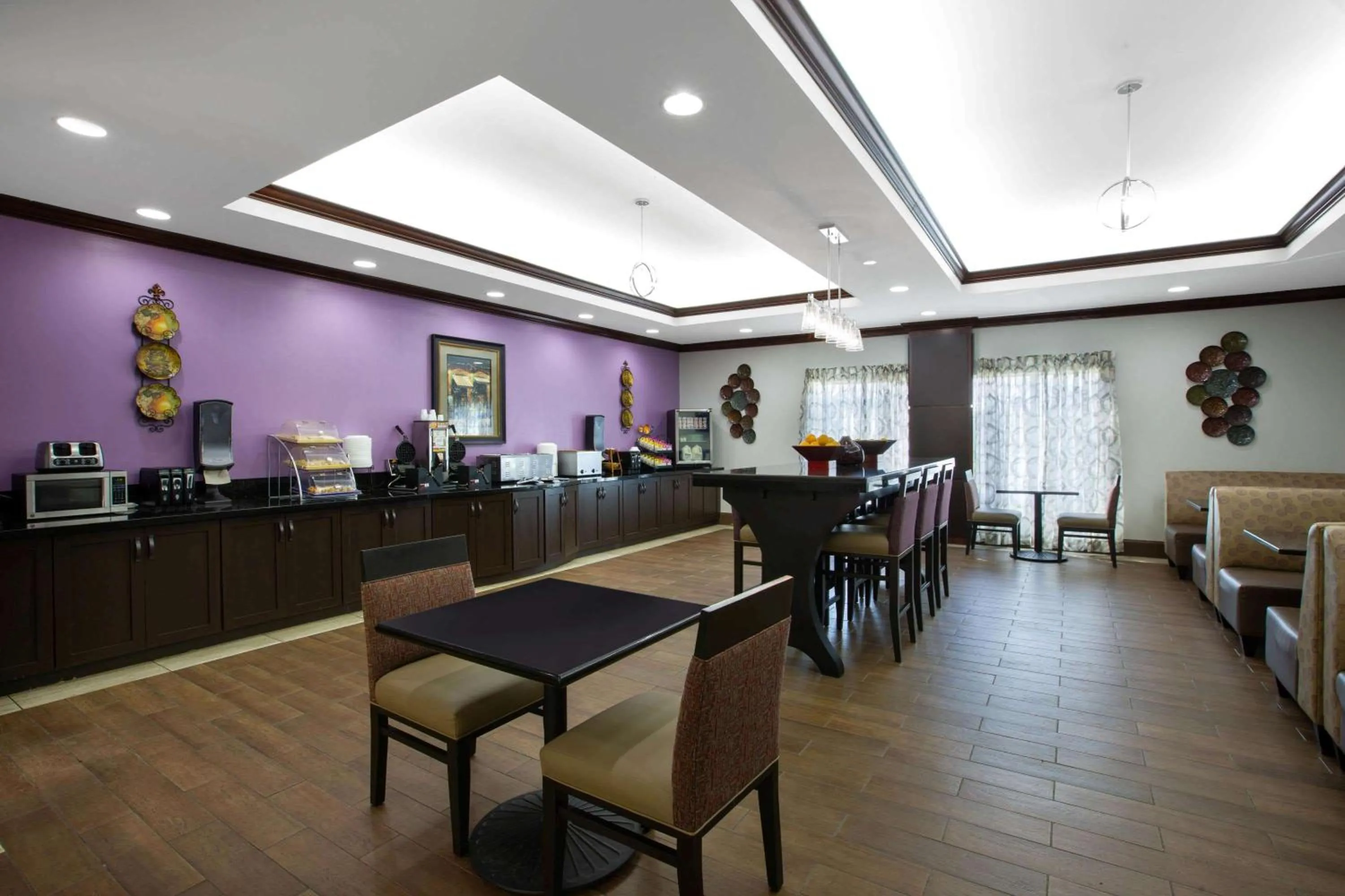 Restaurant/places to eat in La Quinta by Wyndham Tupelo