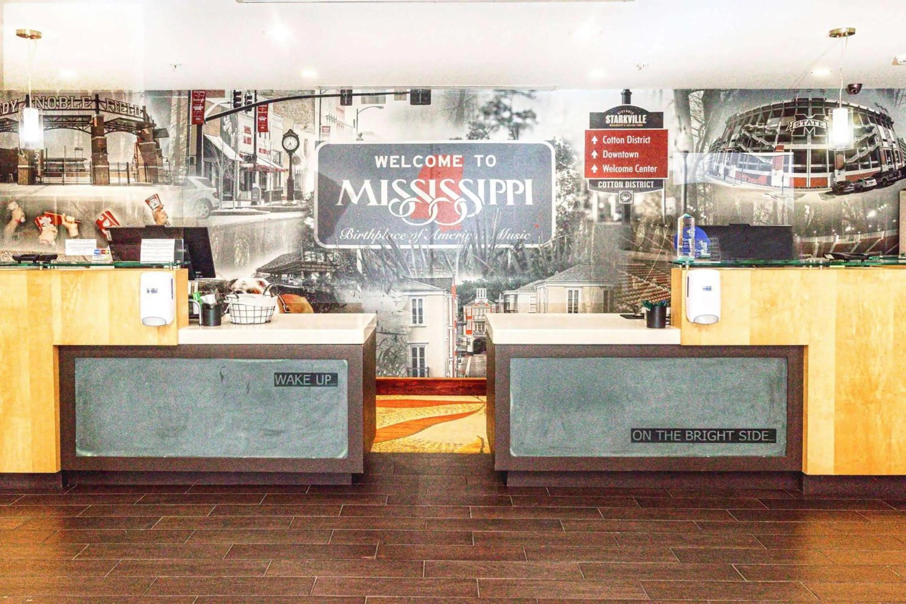 Lobby or reception in La Quinta by Wyndham Starkville at MSU