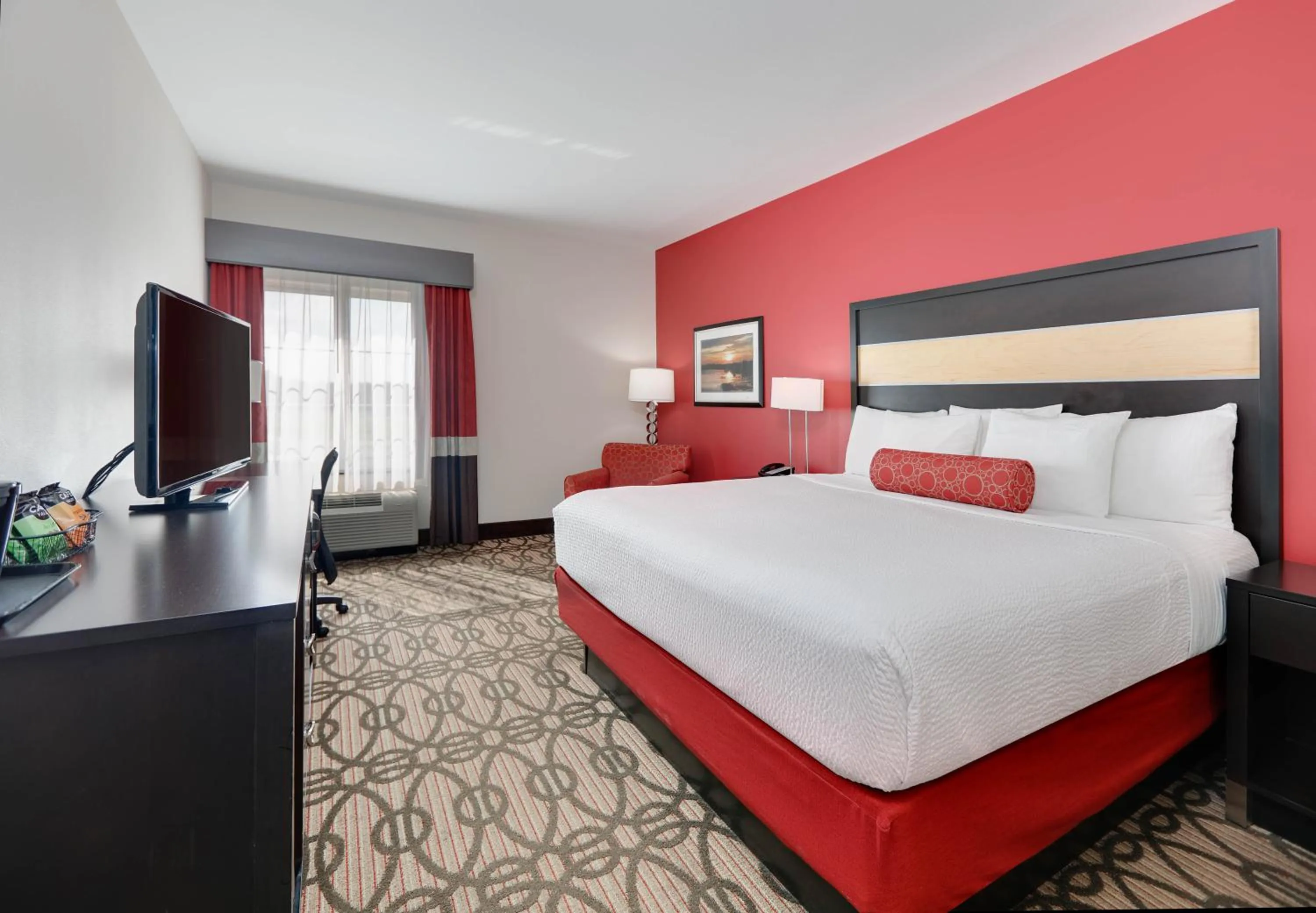 Bed in La Quinta by Wyndham Starkville at MSU