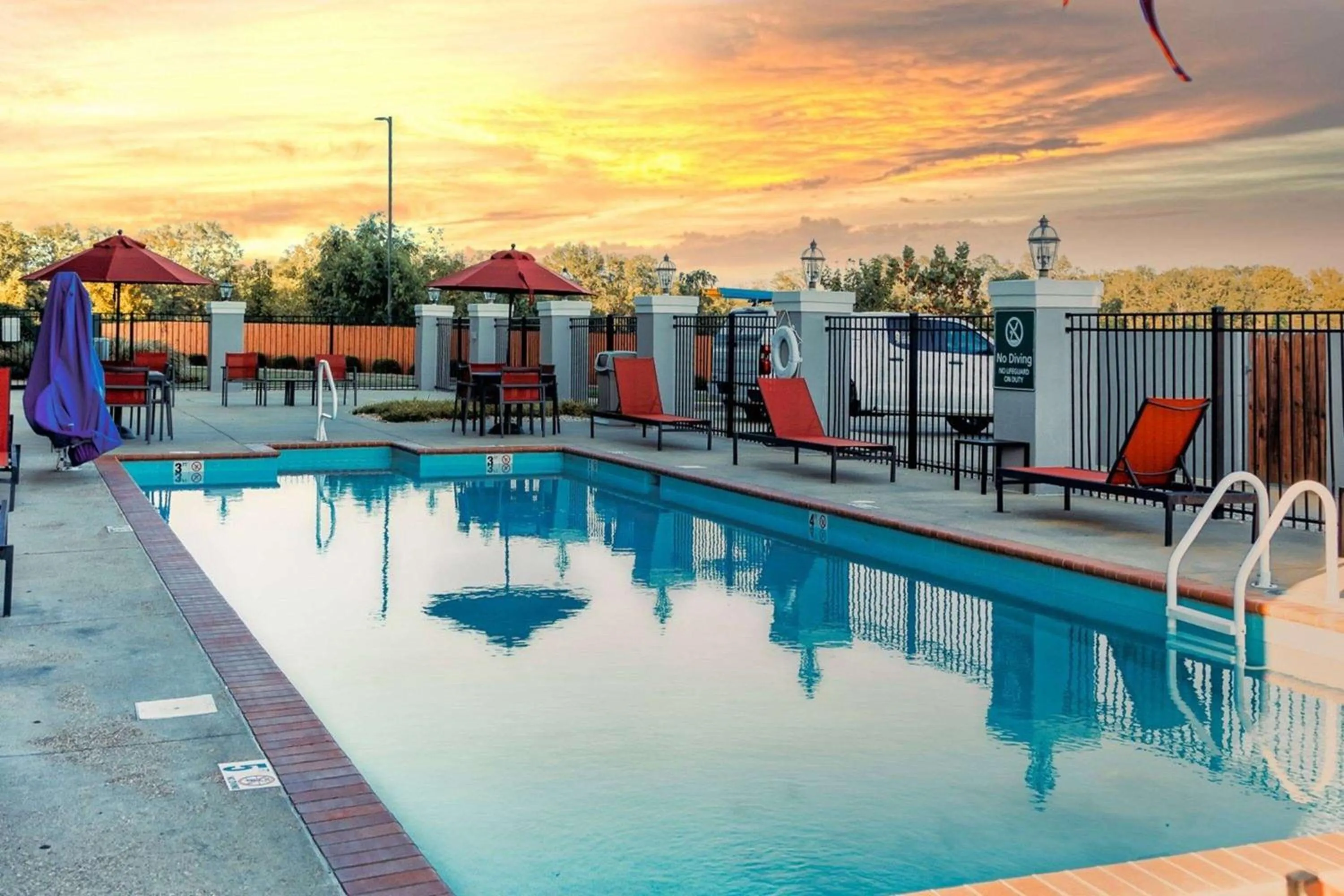 Pool view in La Quinta by Wyndham Starkville at MSU