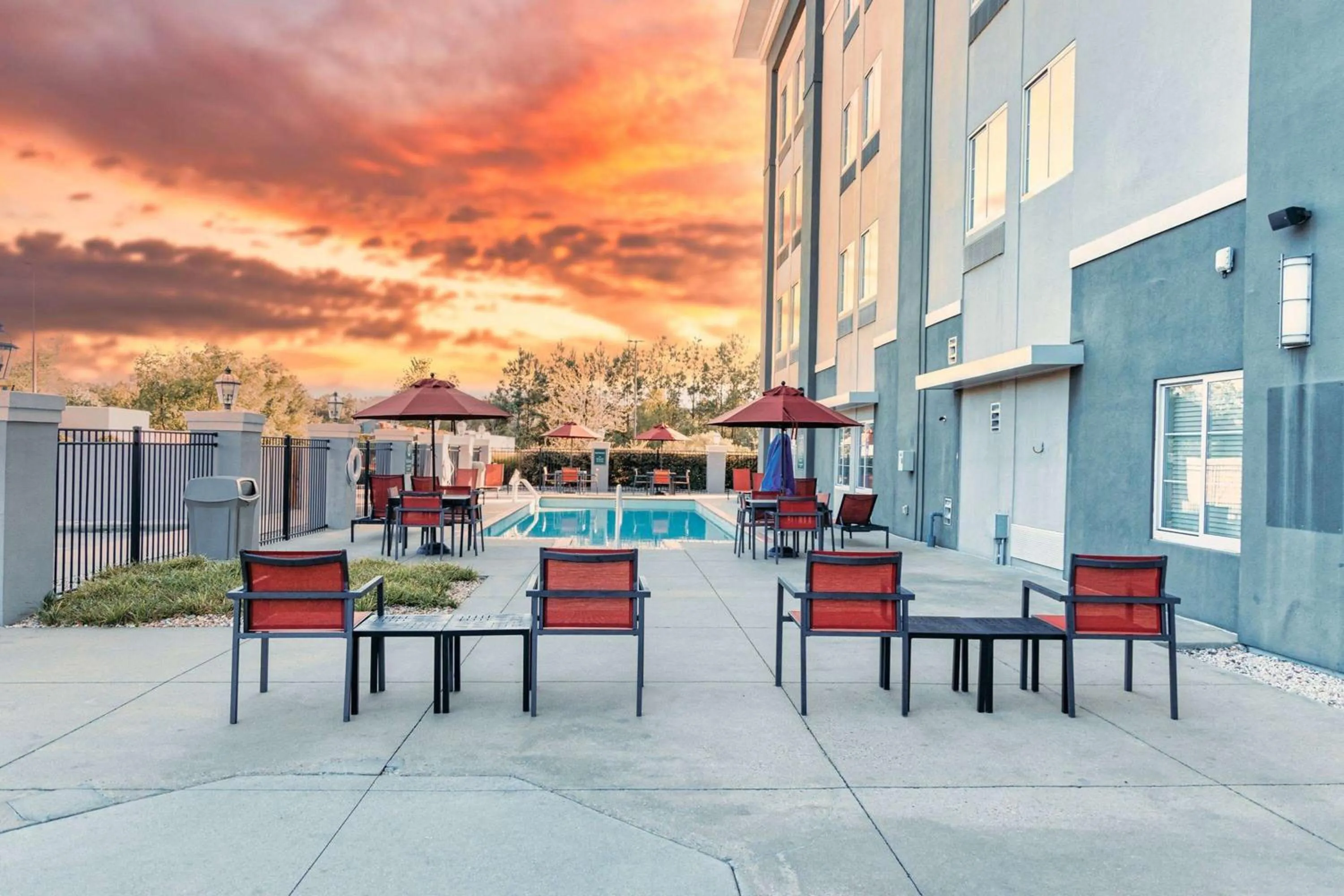Pool view in La Quinta by Wyndham Starkville at MSU
