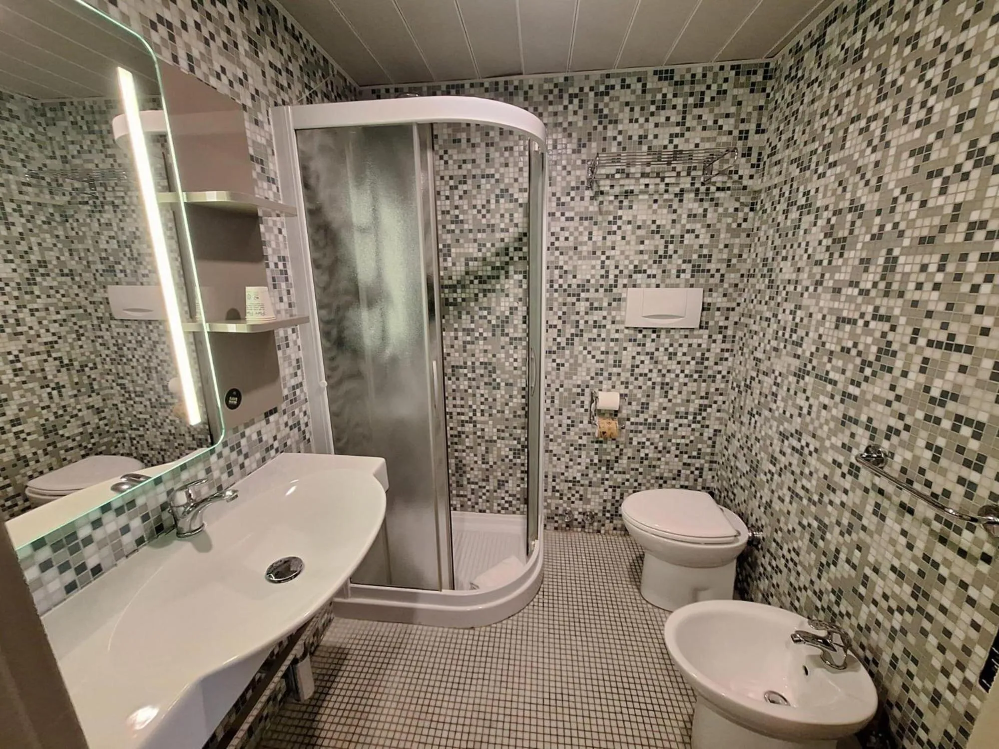 Bathroom in B&B Hotel Udine