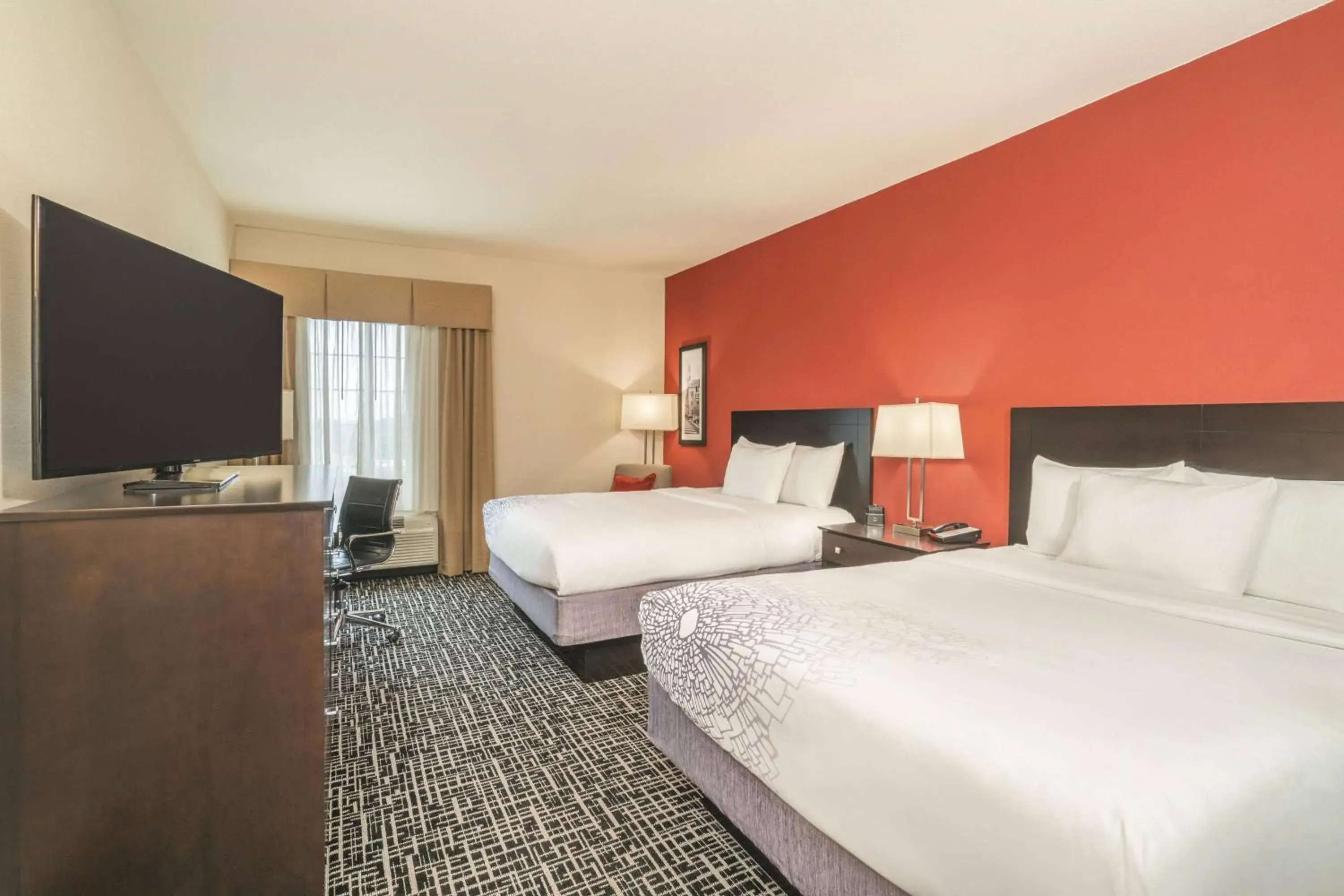 Deluxe Queen Room with Two Queen Beds in La Quinta by Wyndham Smyrna TN - Nashville Deluxe Queen Room with Two Queen Beds in La Quinta by Wyndham Smyrna TN - Nashville