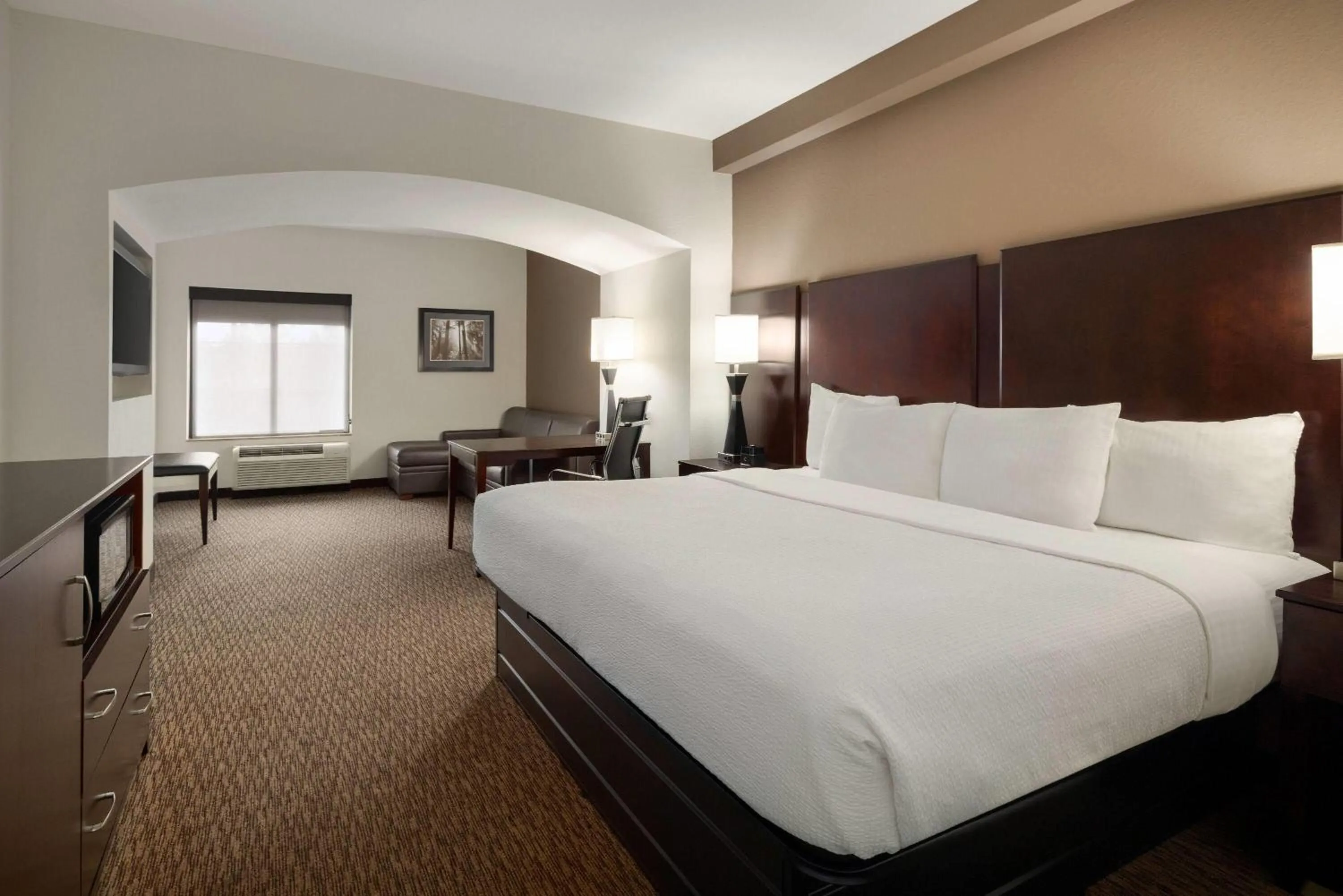 Photo of the whole room, Bed in La Quinta by Wyndham Memphis Wolfchase