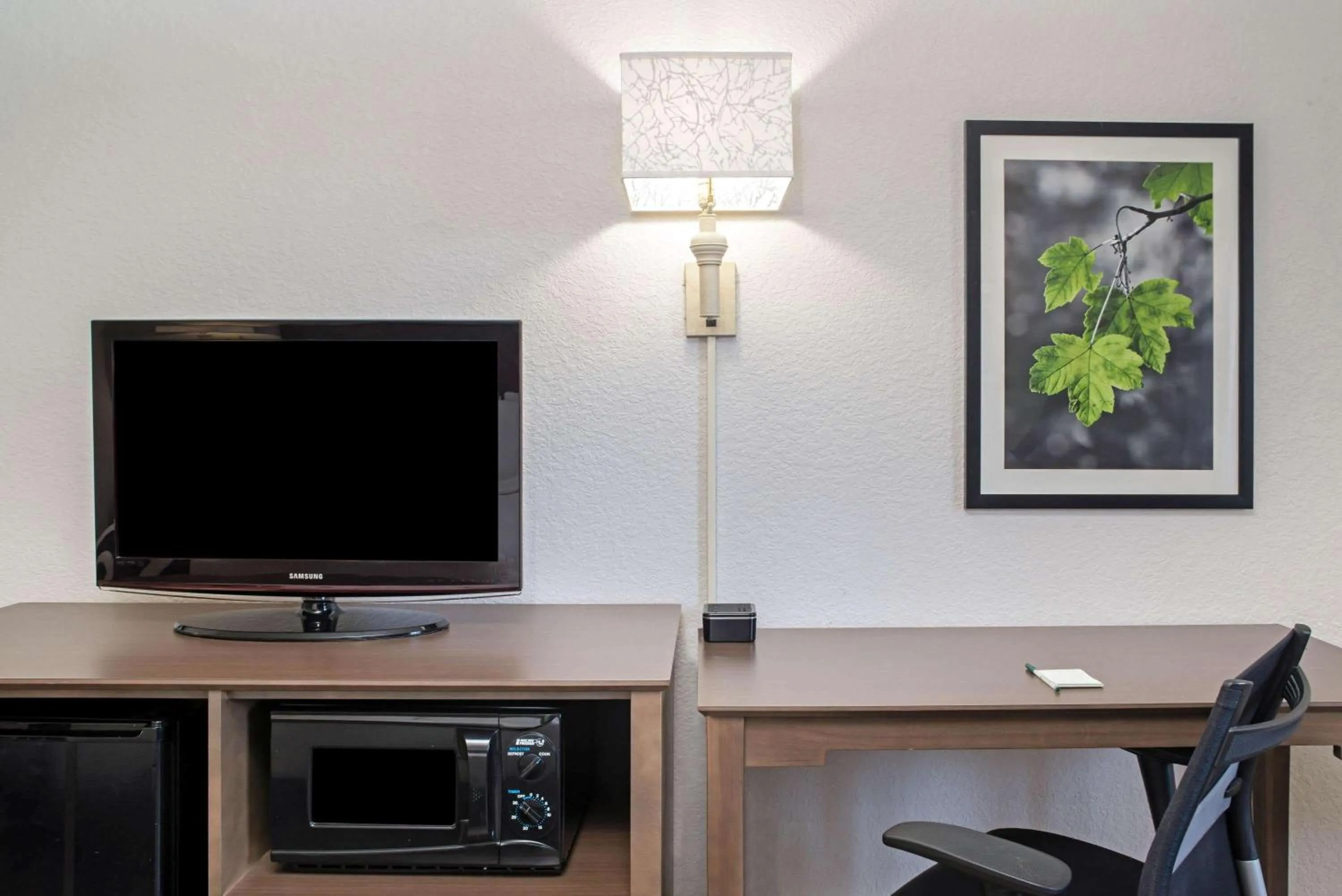 Photo of the whole room in La Quinta Inn by Wyndham West Palm Beach - Florida Turnpike