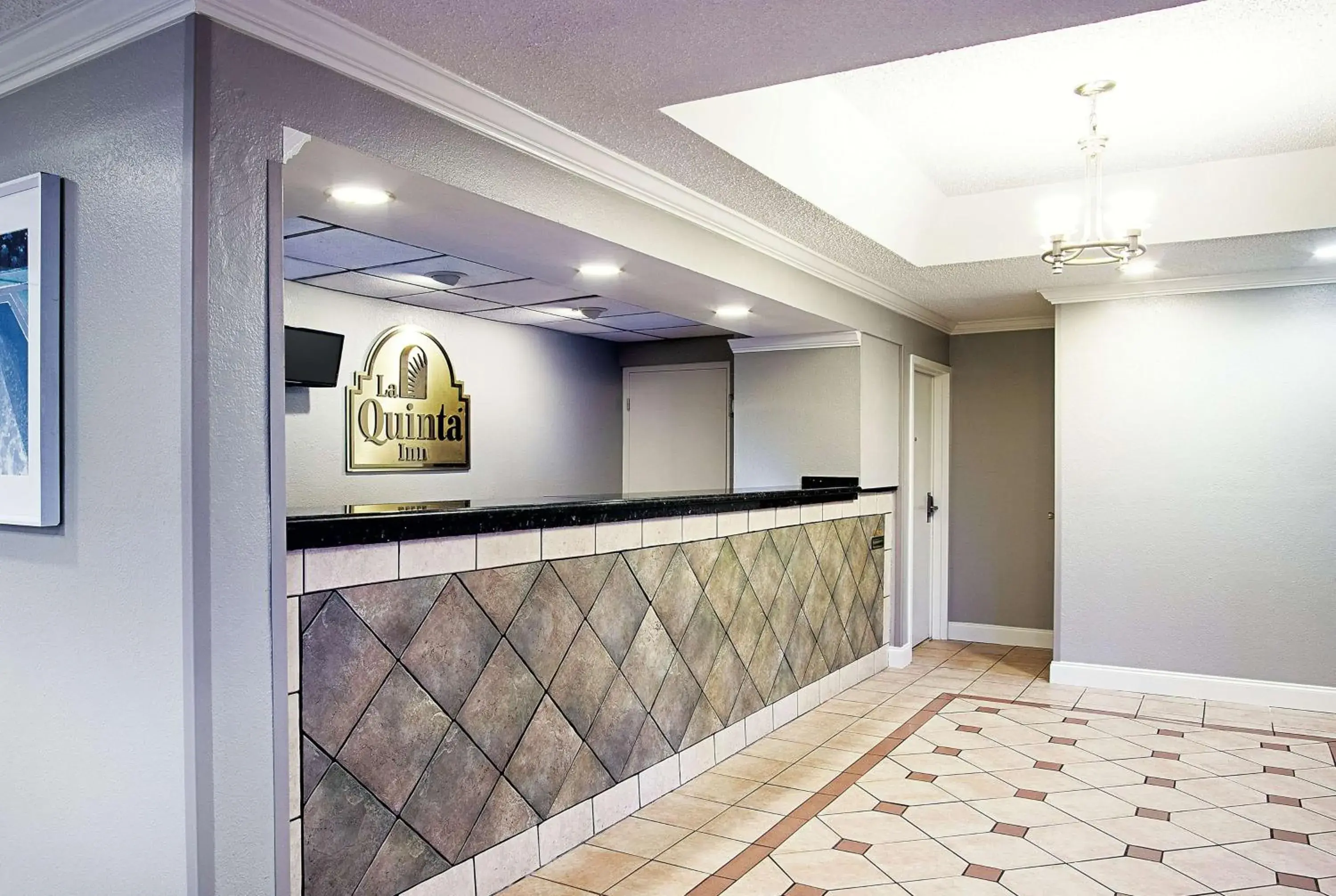 Lobby or reception in La Quinta Inn by Wyndham West Palm Beach - Florida Turnpike Lobby or reception in La Quinta Inn by Wyndham West Palm Beach - Florida Turnpike