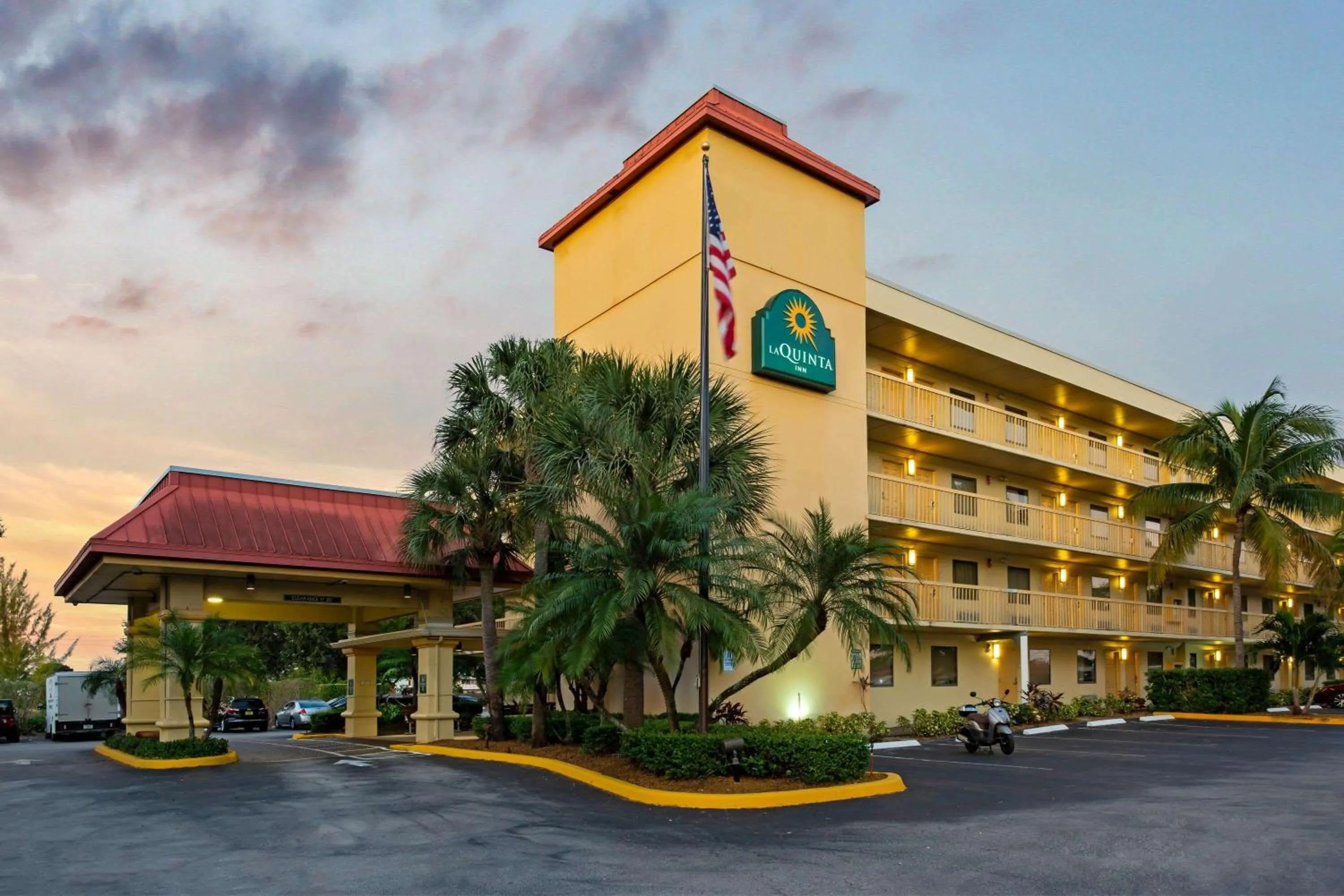 Property building in La Quinta Inn by Wyndham West Palm Beach - Florida Turnpike