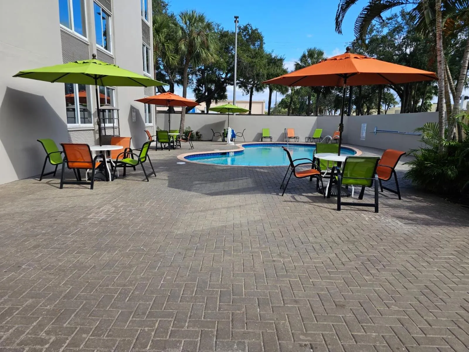 Swimming pool in La Quinta I-95 Deerfield Beach - Next to The Home Depot & Behind The Wawa