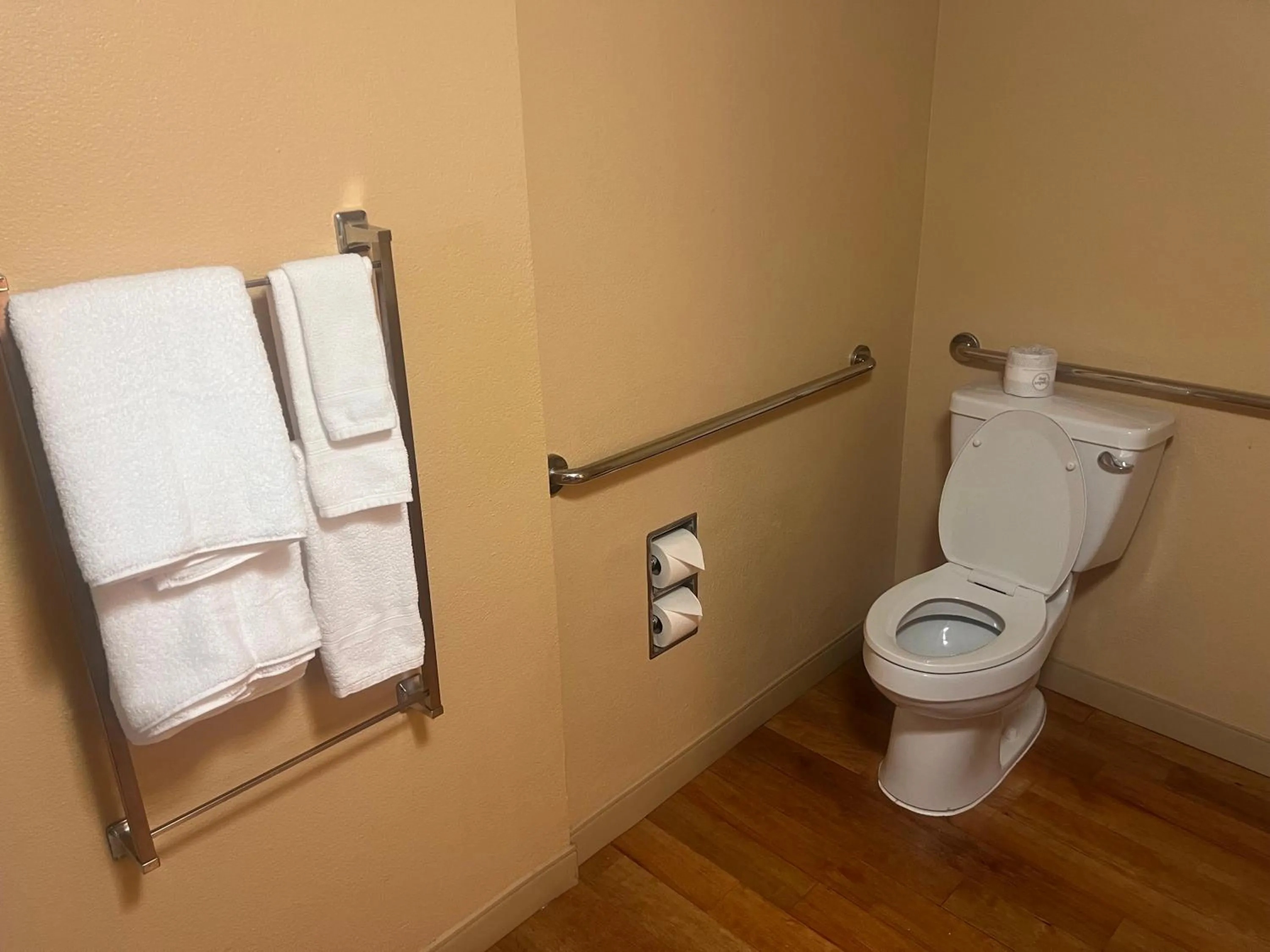 Bathroom in La Quinta by Wyndham West Palm Beach Airport