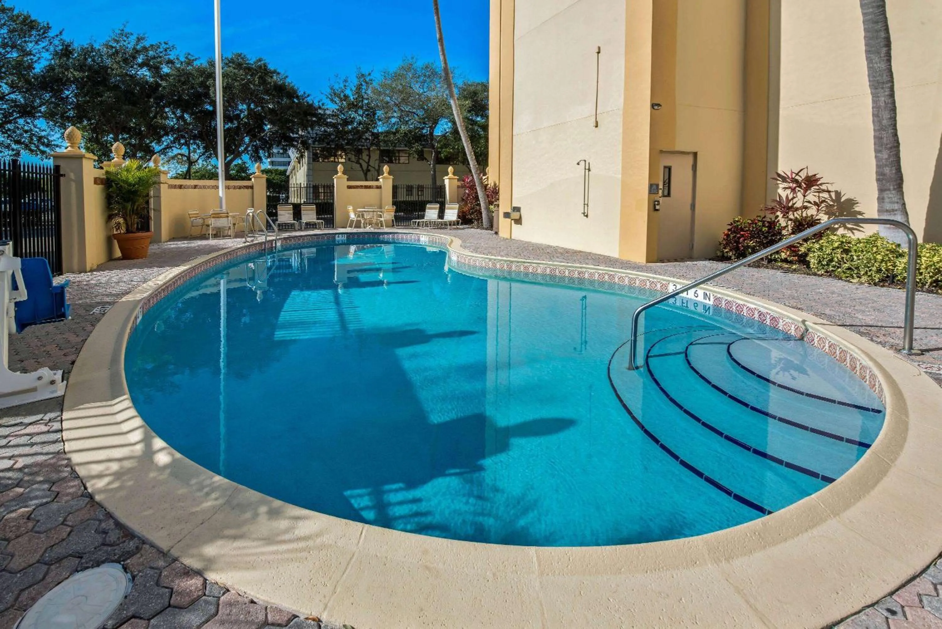 Pool view in La Quinta by Wyndham West Palm Beach Airport