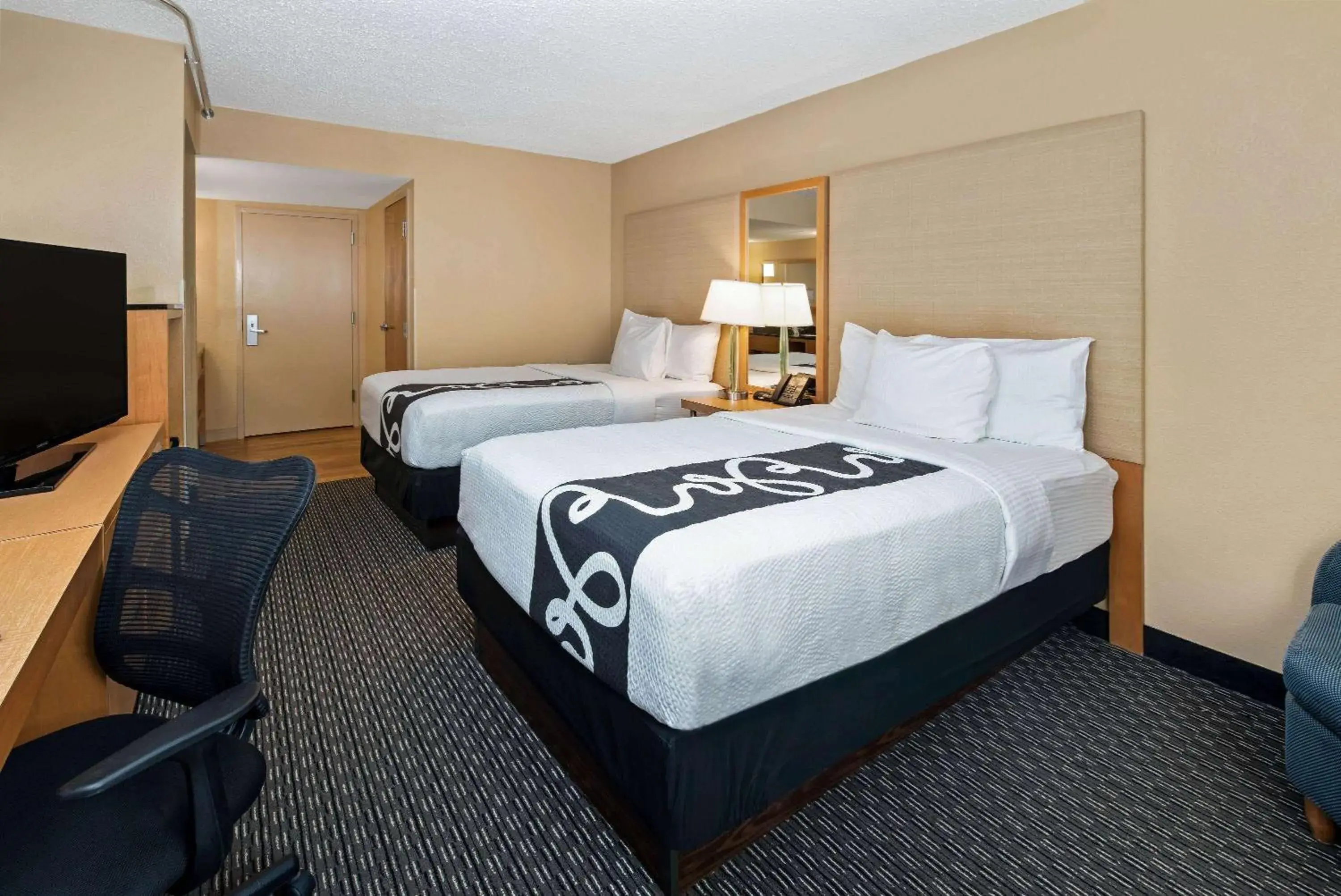 Photo of the whole room, Bed in La Quinta by Wyndham West Palm Beach Airport Photo of the whole room, Bed in La Quinta by Wyndham West Palm Beach Airport