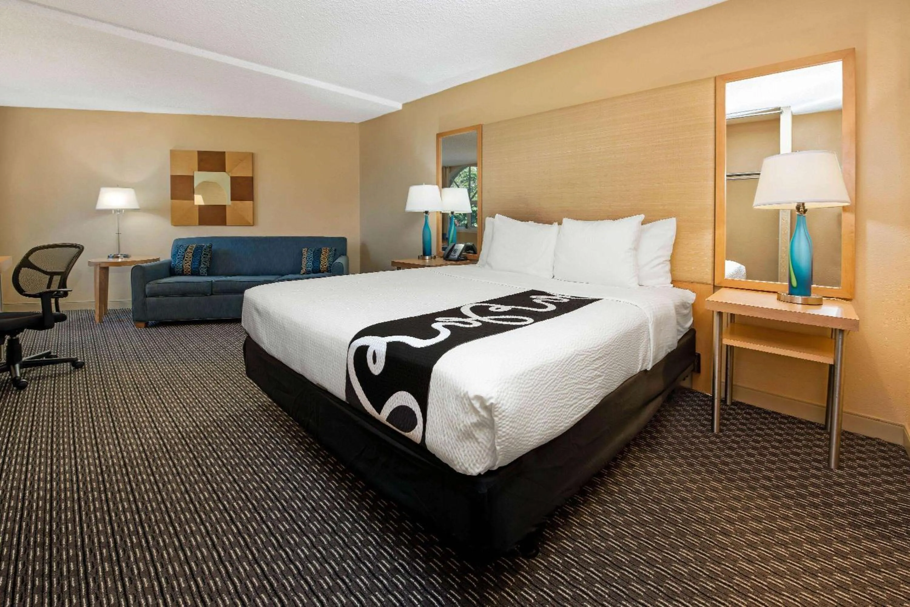 Bed in La Quinta by Wyndham West Palm Beach Airport