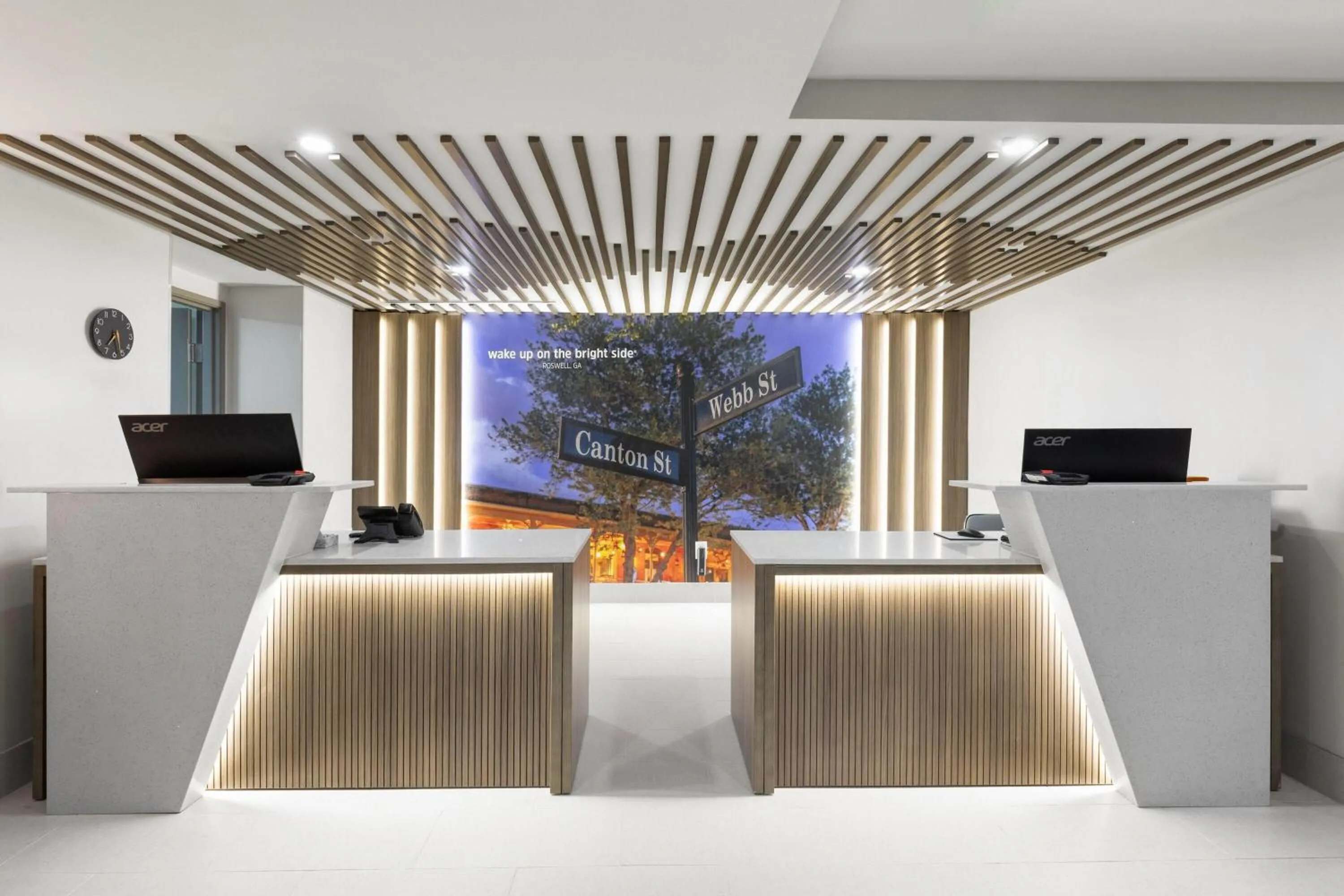 Lobby or reception in La Quinta by Wyndham Atlanta Roswell