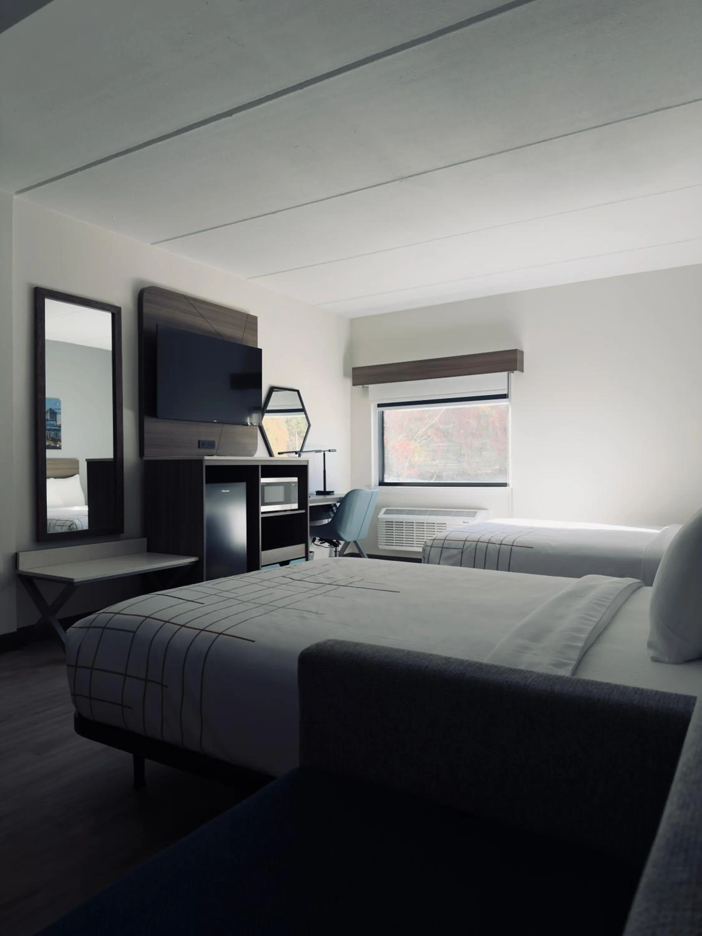 Bed in La Quinta by Wyndham Atlanta Roswell