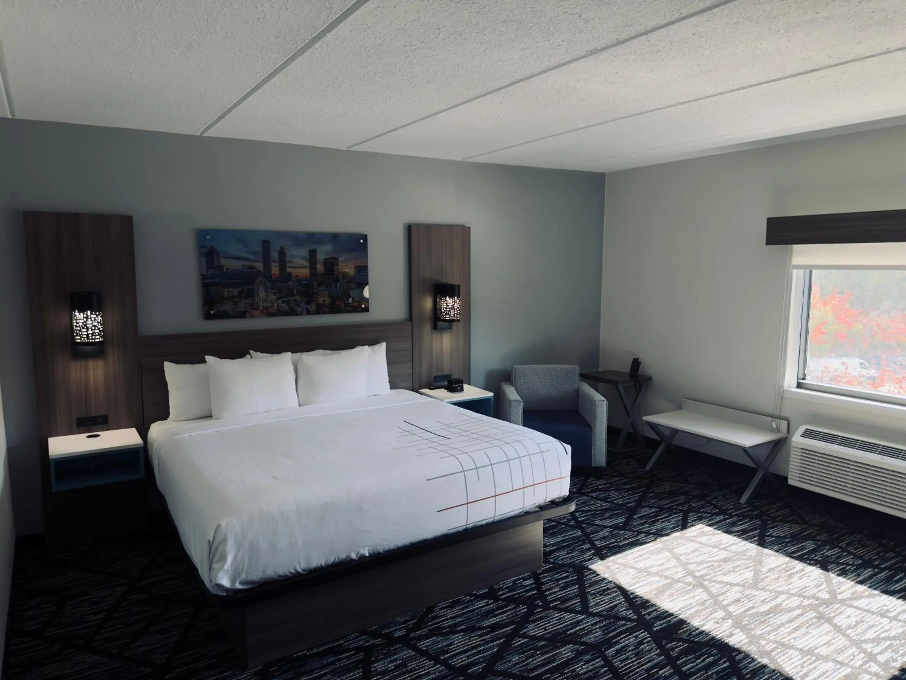 Bedroom, Bed in La Quinta by Wyndham Atlanta Roswell Bedroom, Bed in La Quinta by Wyndham Atlanta Roswell