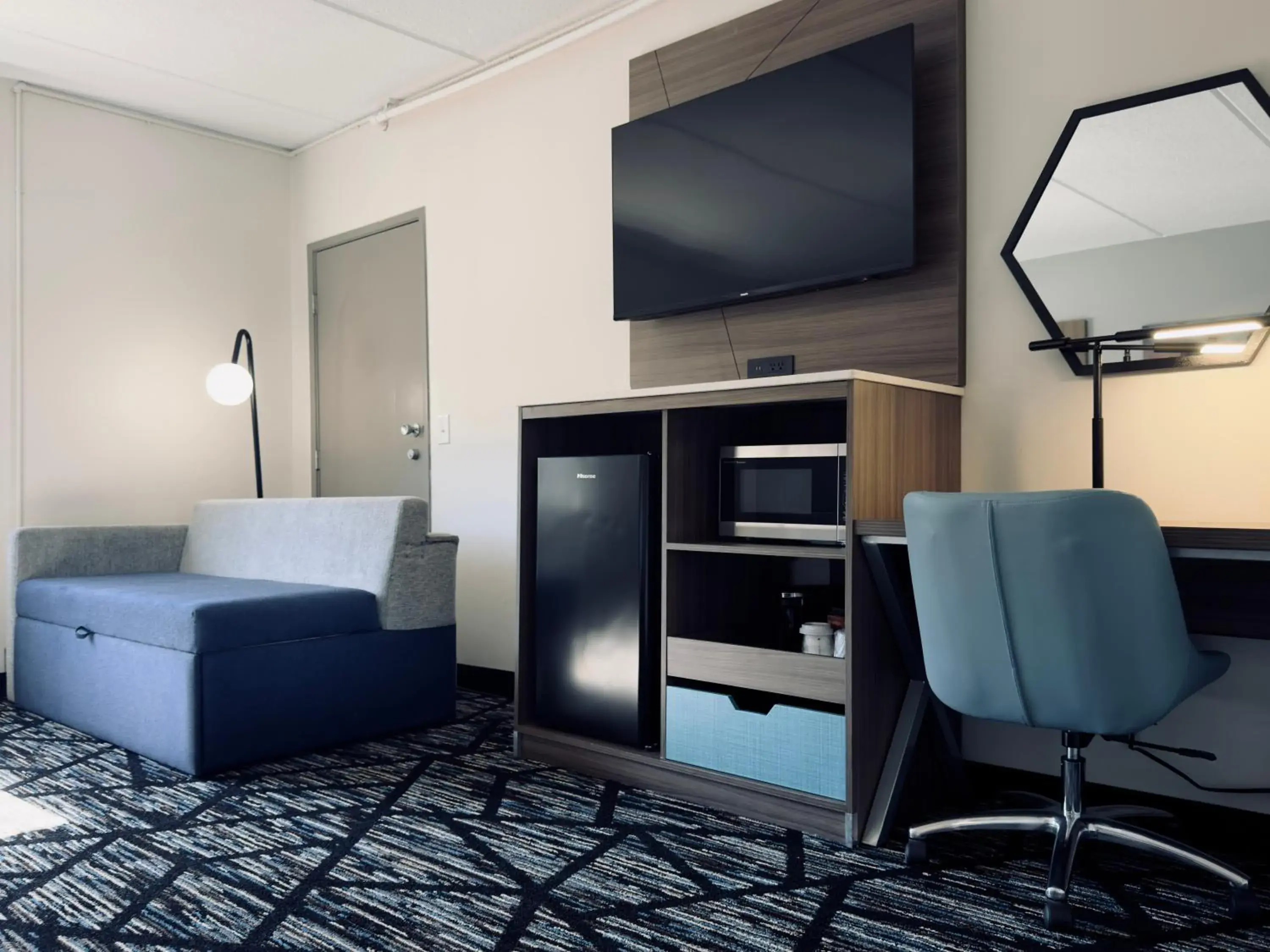 Bedroom in La Quinta by Wyndham Atlanta Roswell Bedroom in La Quinta by Wyndham Atlanta Roswell