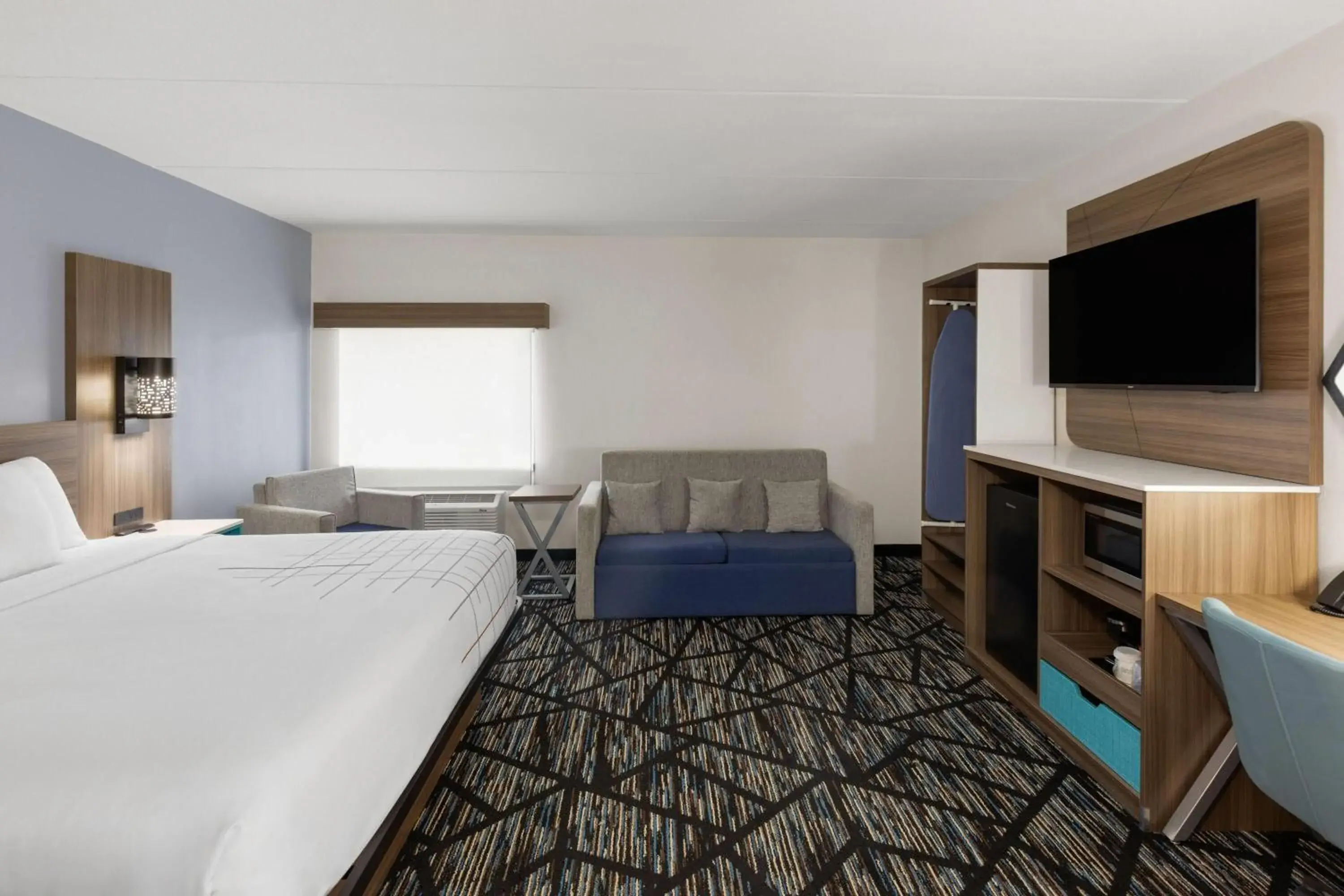 Photo of the whole room, Bed in La Quinta by Wyndham Atlanta Roswell Photo of the whole room, Bed in La Quinta by Wyndham Atlanta Roswell