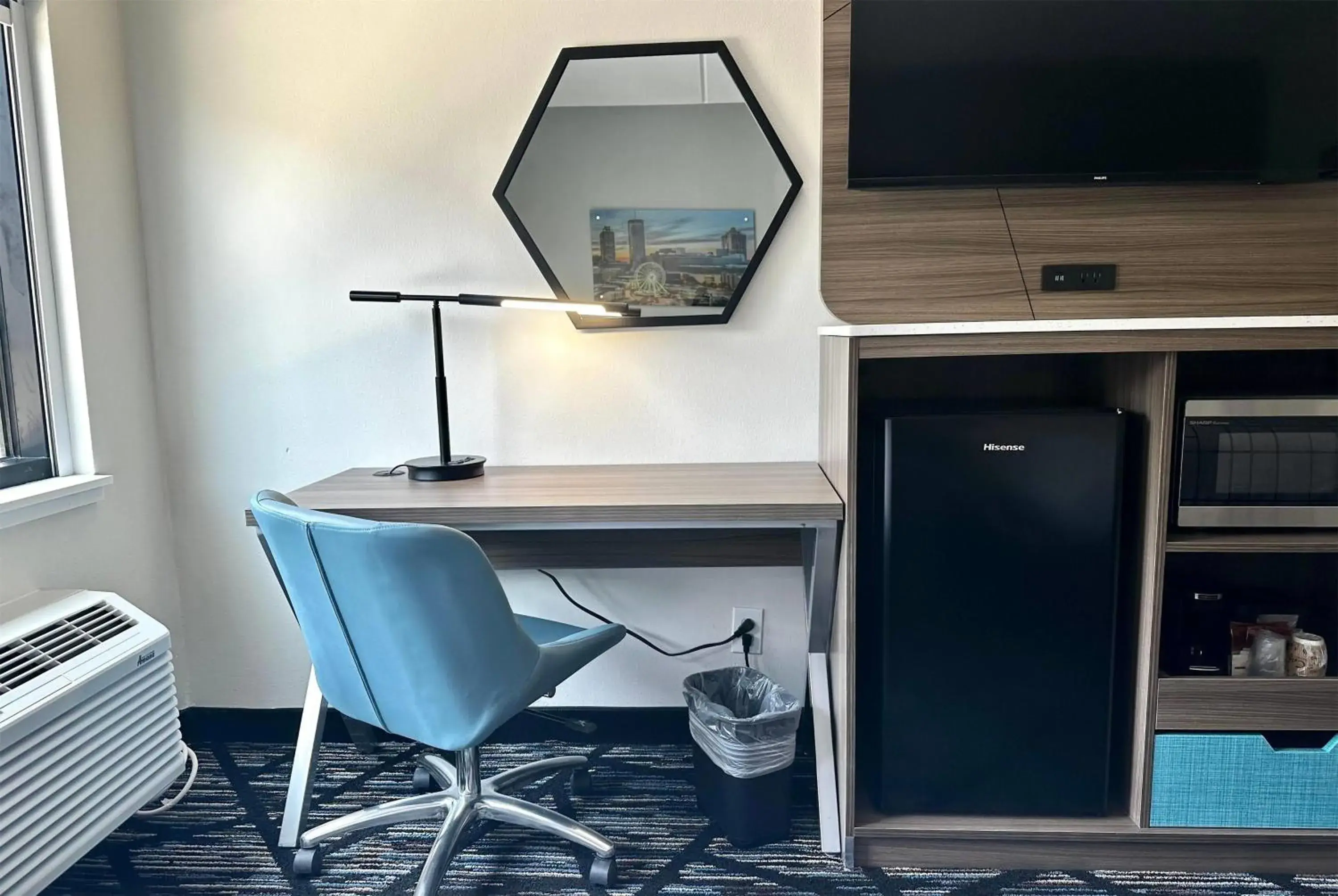 Photo of the whole room in La Quinta by Wyndham Atlanta Roswell Photo of the whole room in La Quinta by Wyndham Atlanta Roswell