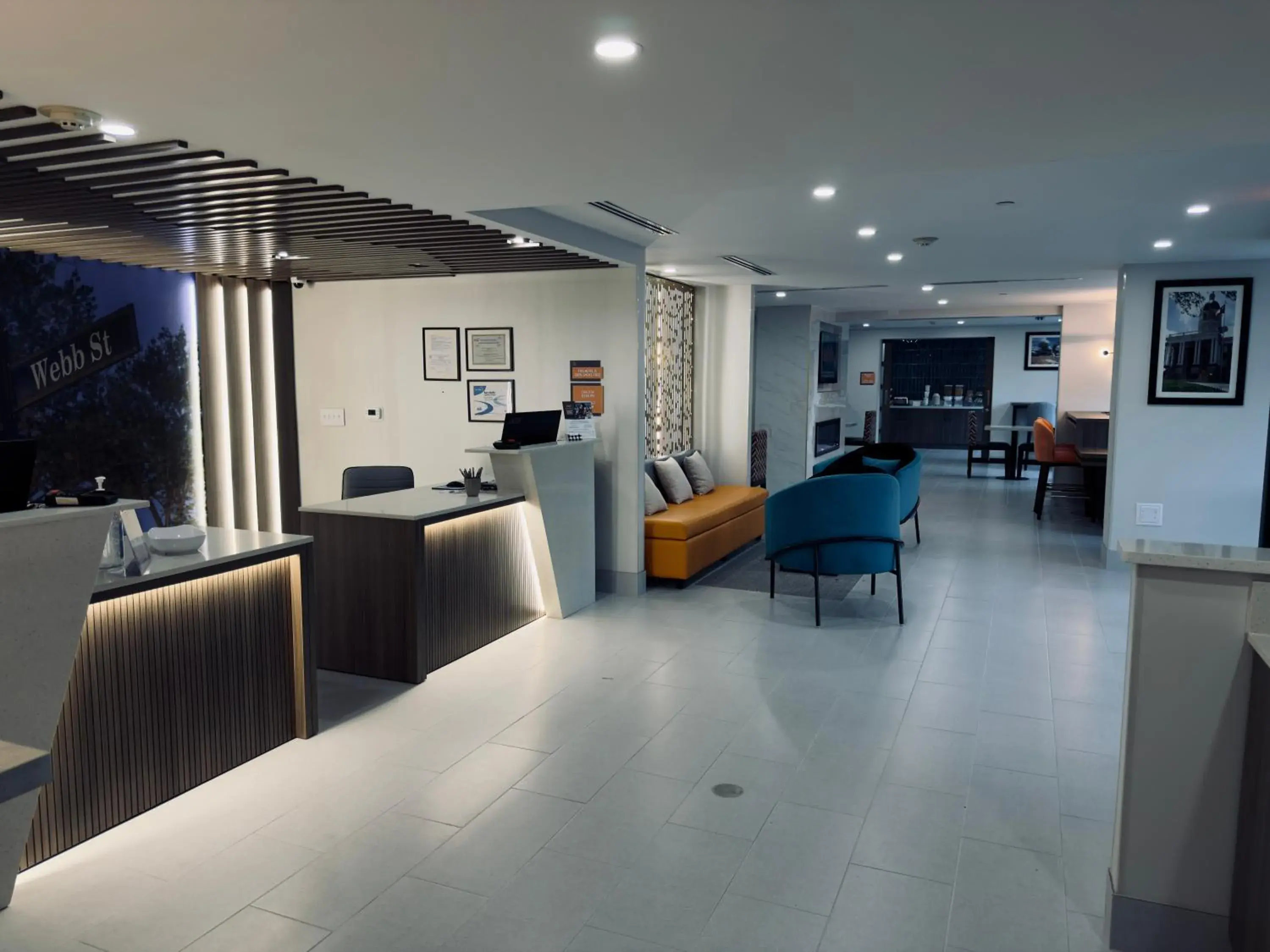 Lobby or reception in La Quinta by Wyndham Atlanta Roswell Lobby or reception in La Quinta by Wyndham Atlanta Roswell