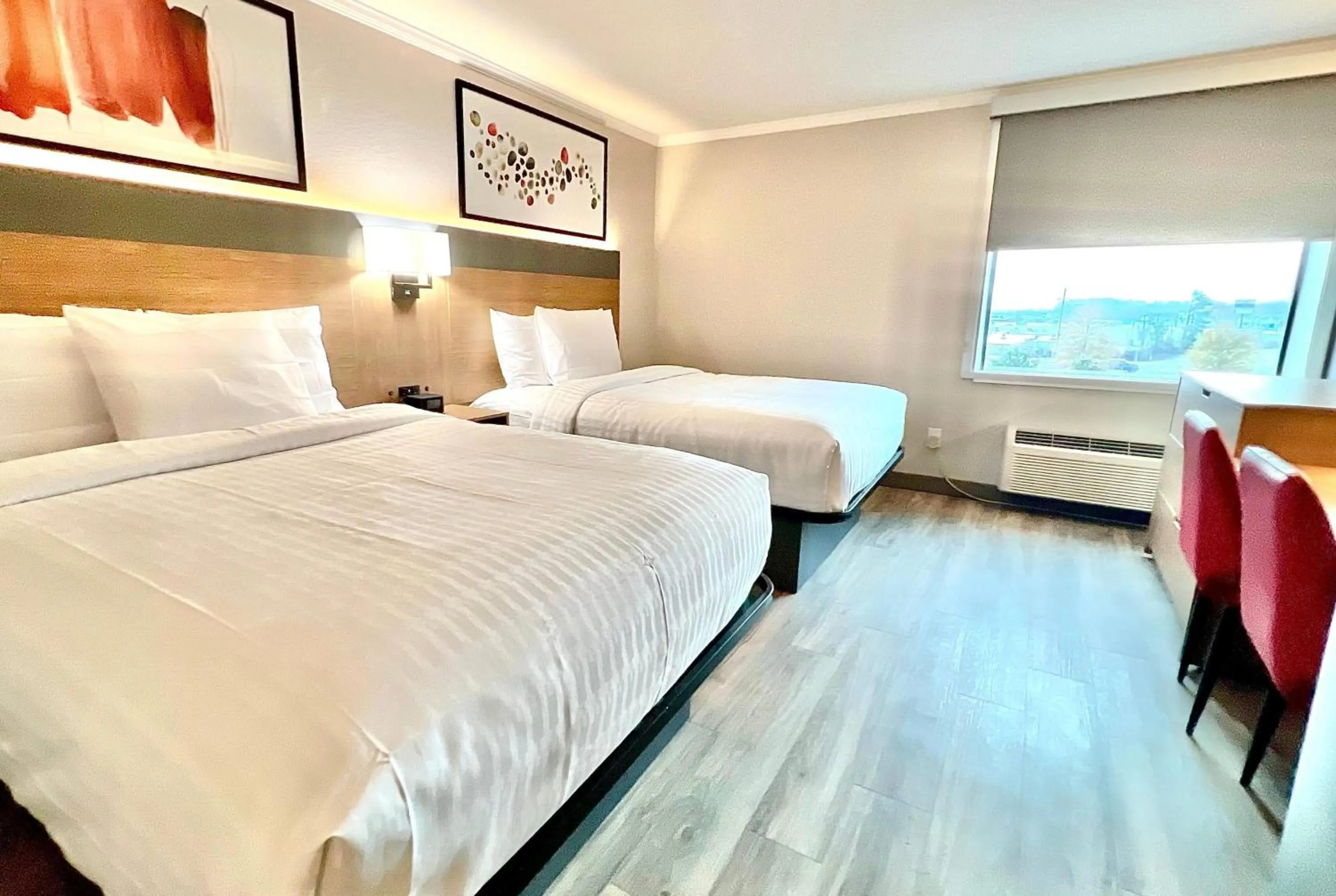 Photo of the whole room, Bed in Hawthorn Extended Stay by Wyndham Jackson