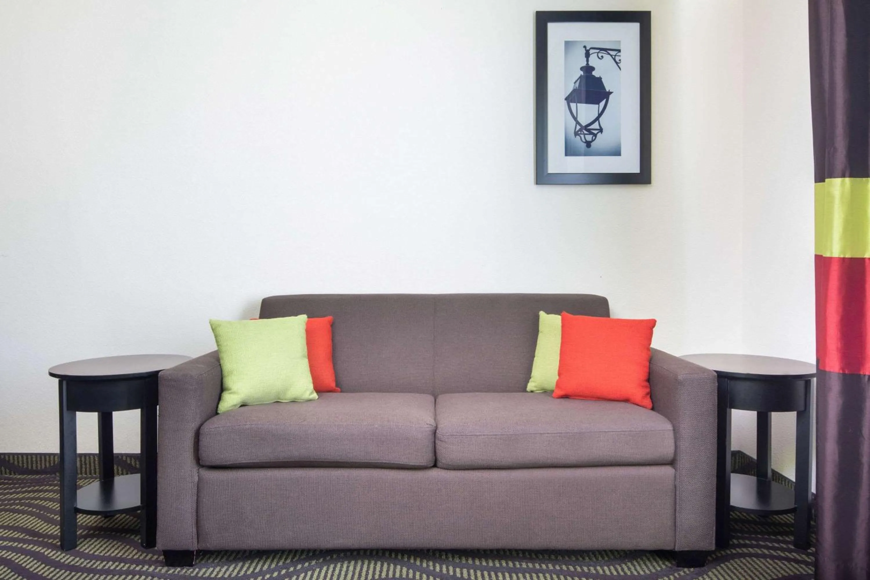 Photo of the whole room in La Quinta Inn by Wyndham Calhoun South I-75