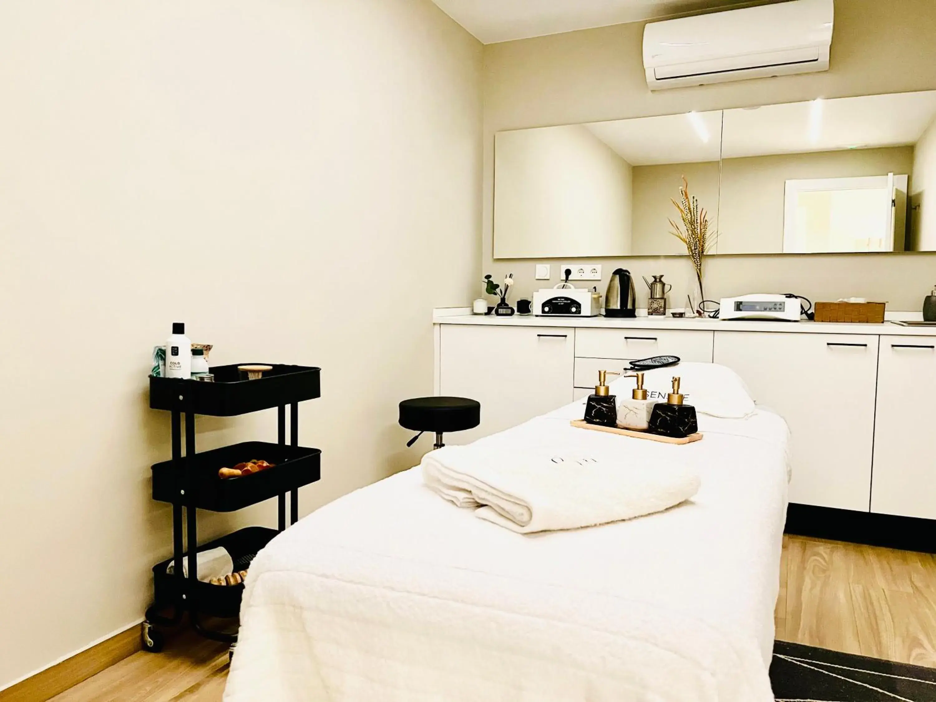 Massage, Bed in Soul Beach Hotel By Mc - Adults Recommended Massage, Bed in Soul Beach Hotel By Mc - Adults Recommended