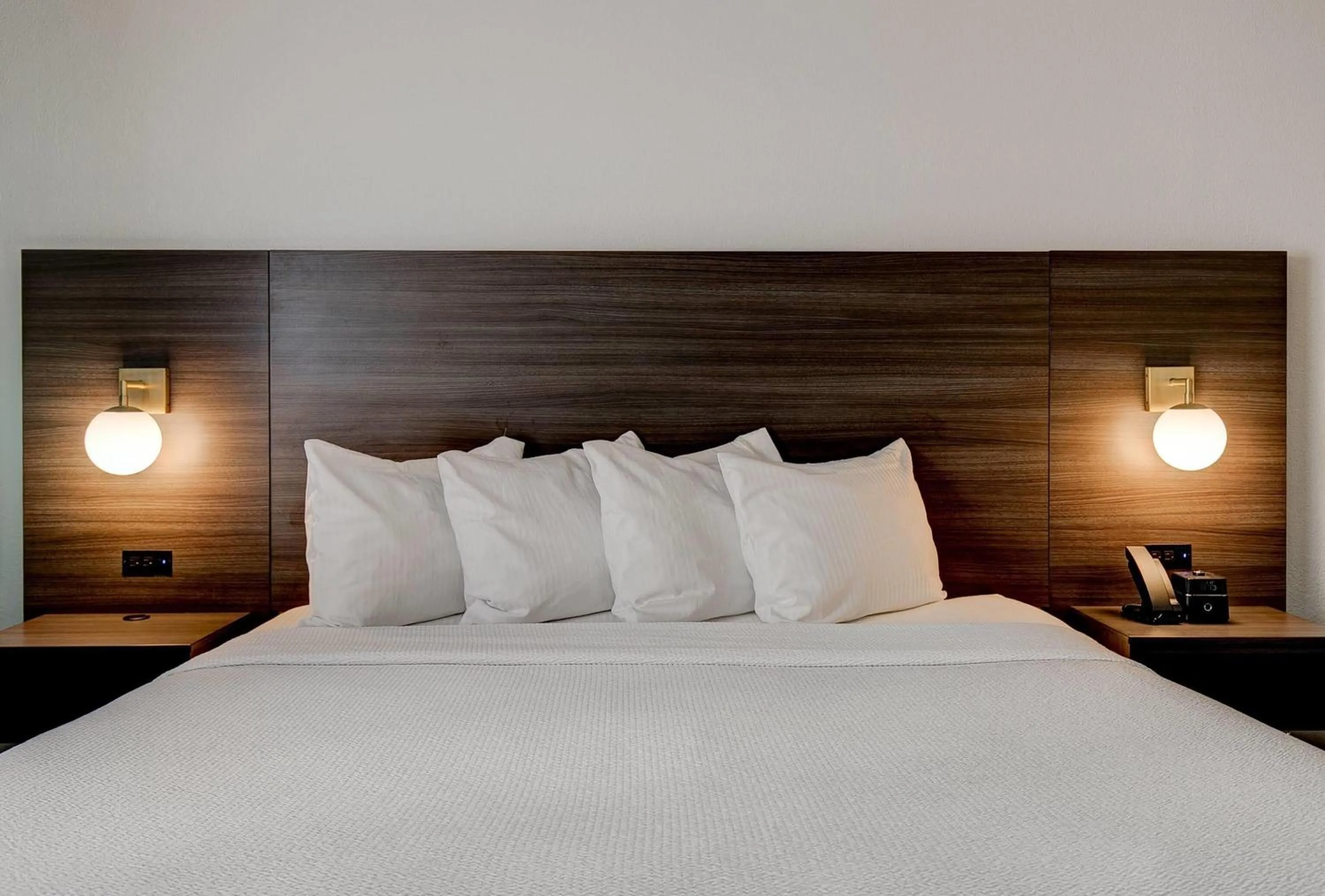 Photo of the whole room, Bed in La Quinta Inn by Wyndham Columbia SE Fort Jackson