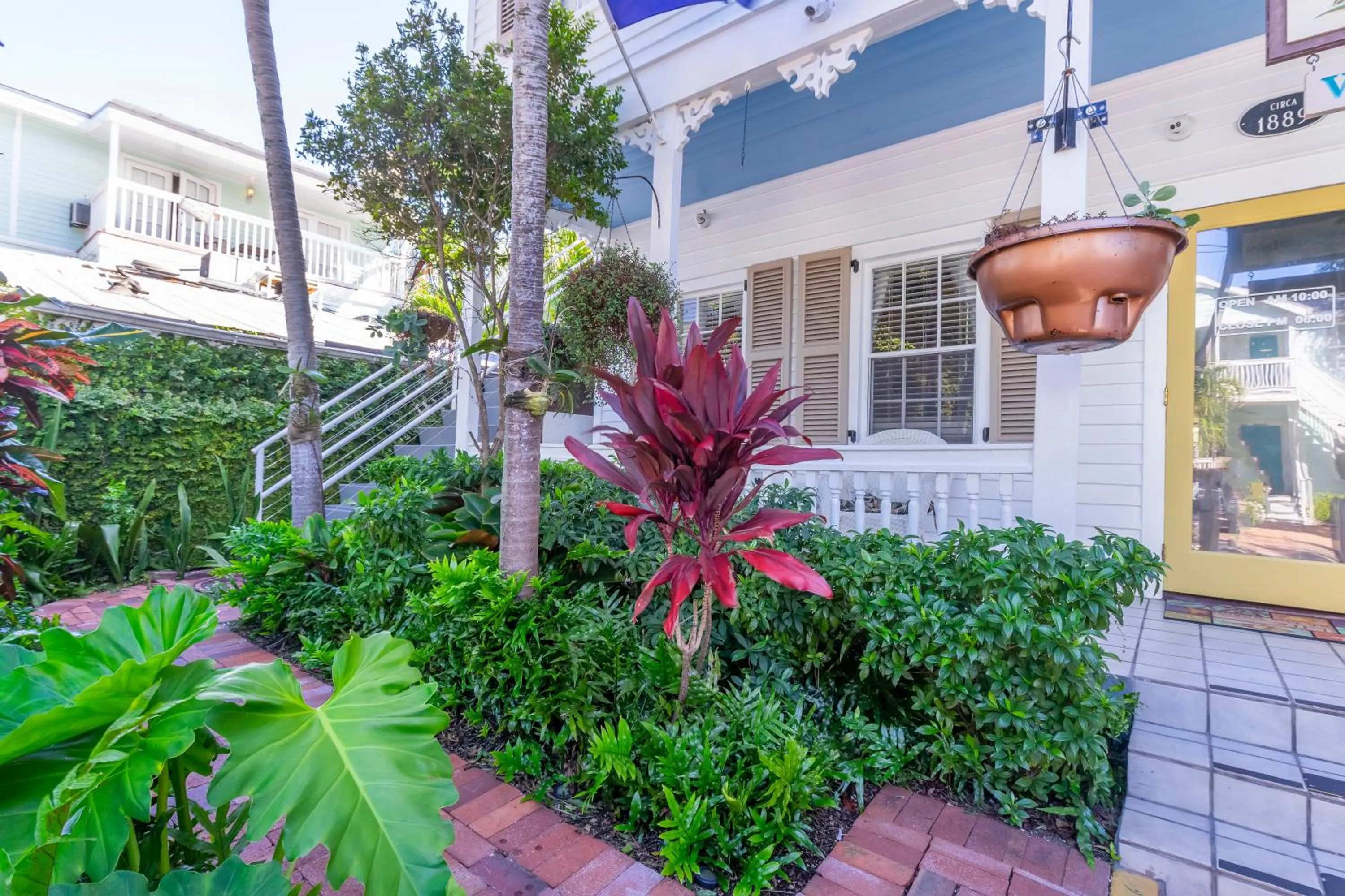 Facade/entrance in Seascape Tropical Inn