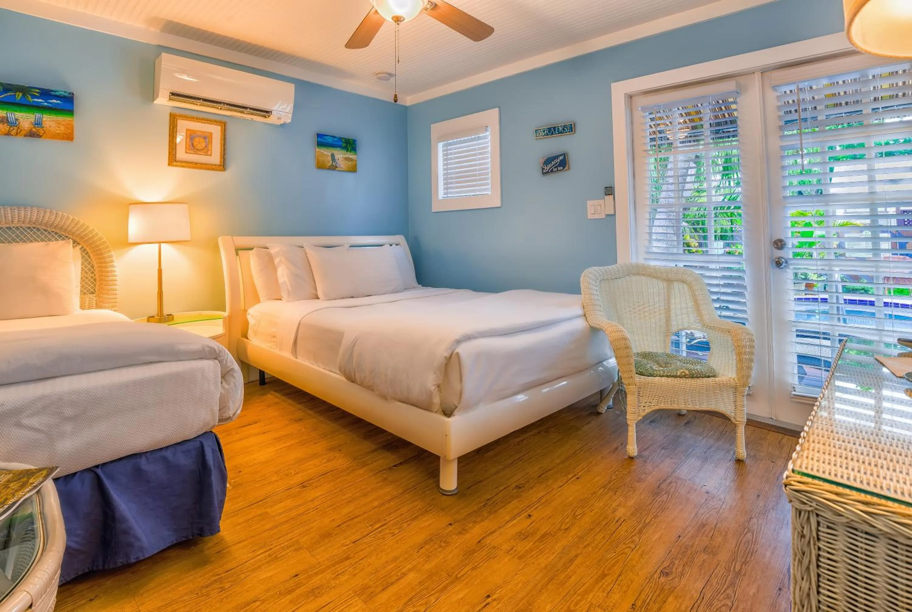 Photo of the whole room, Bed in Seascape Tropical Inn