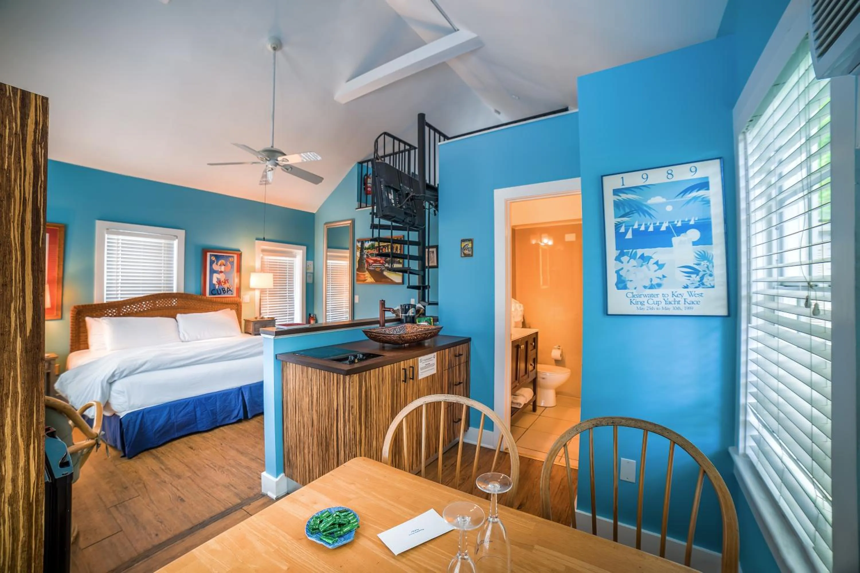 Photo of the whole room, Bed in Seascape Tropical Inn