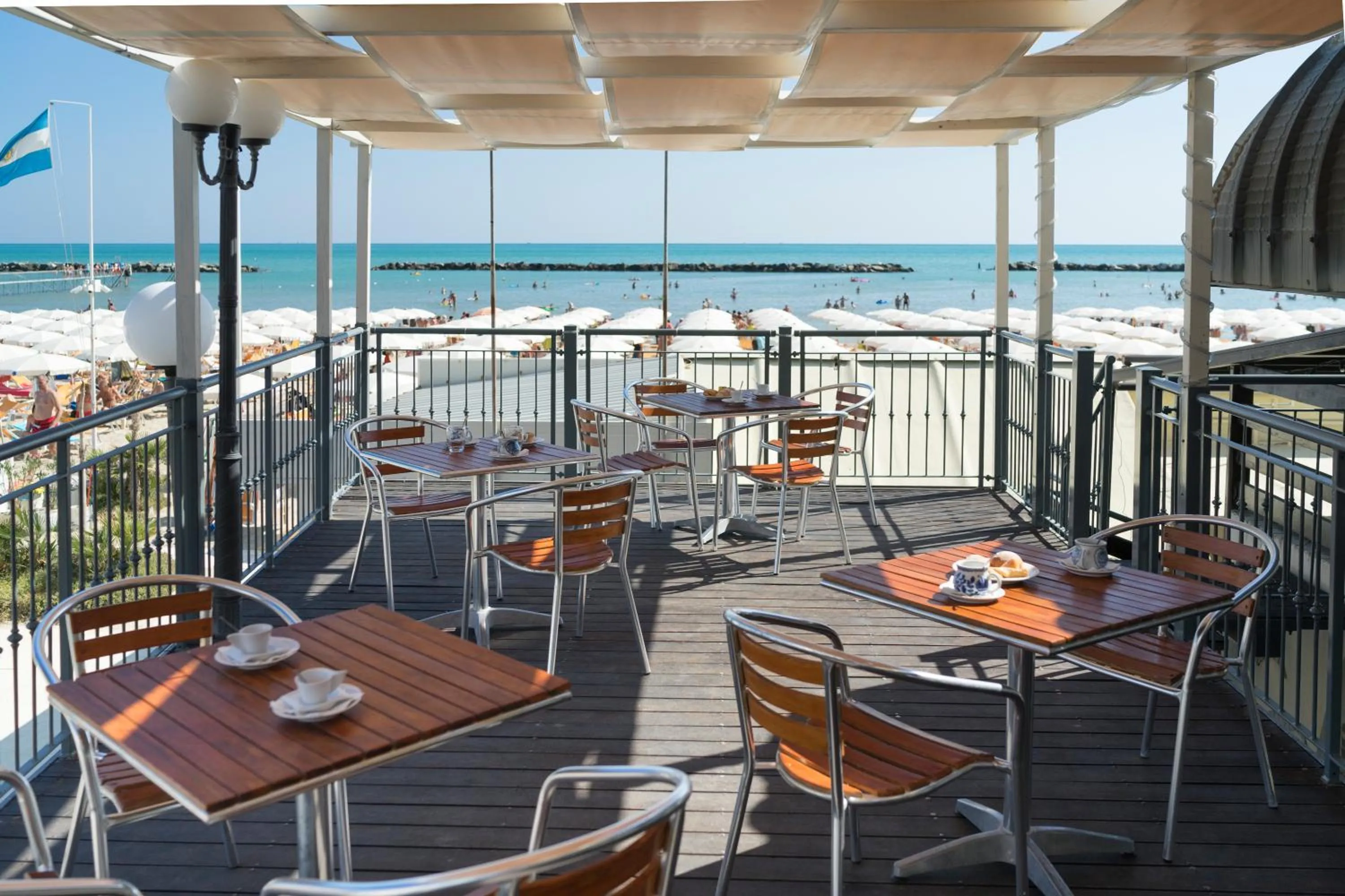 Restaurant/places to eat in Hotel Strand