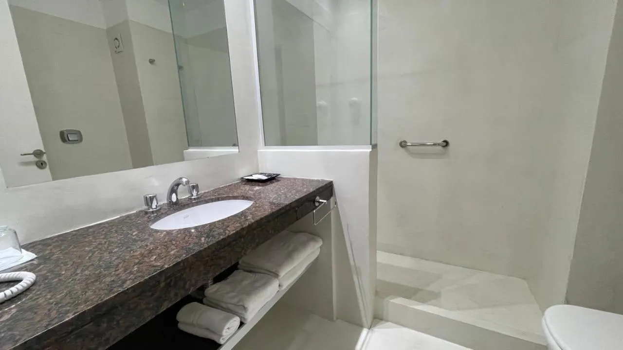 Bathroom in Hotel de la Cité