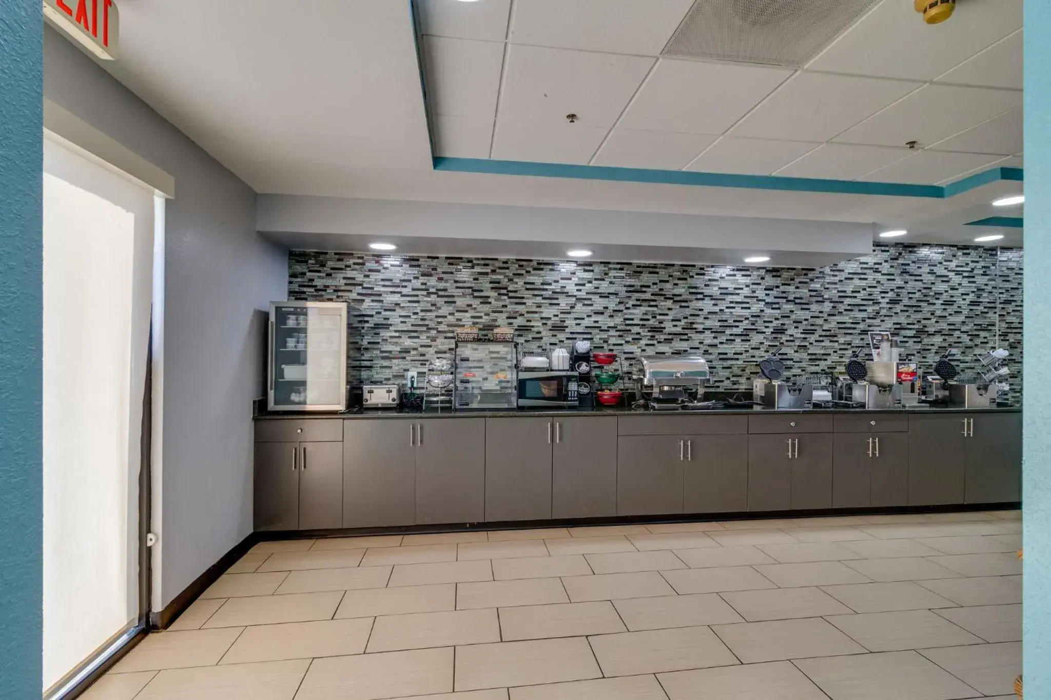 Continental breakfast in La Quinta by Wyndham Sevierville / Kodak Continental breakfast in La Quinta by Wyndham Sevierville / Kodak